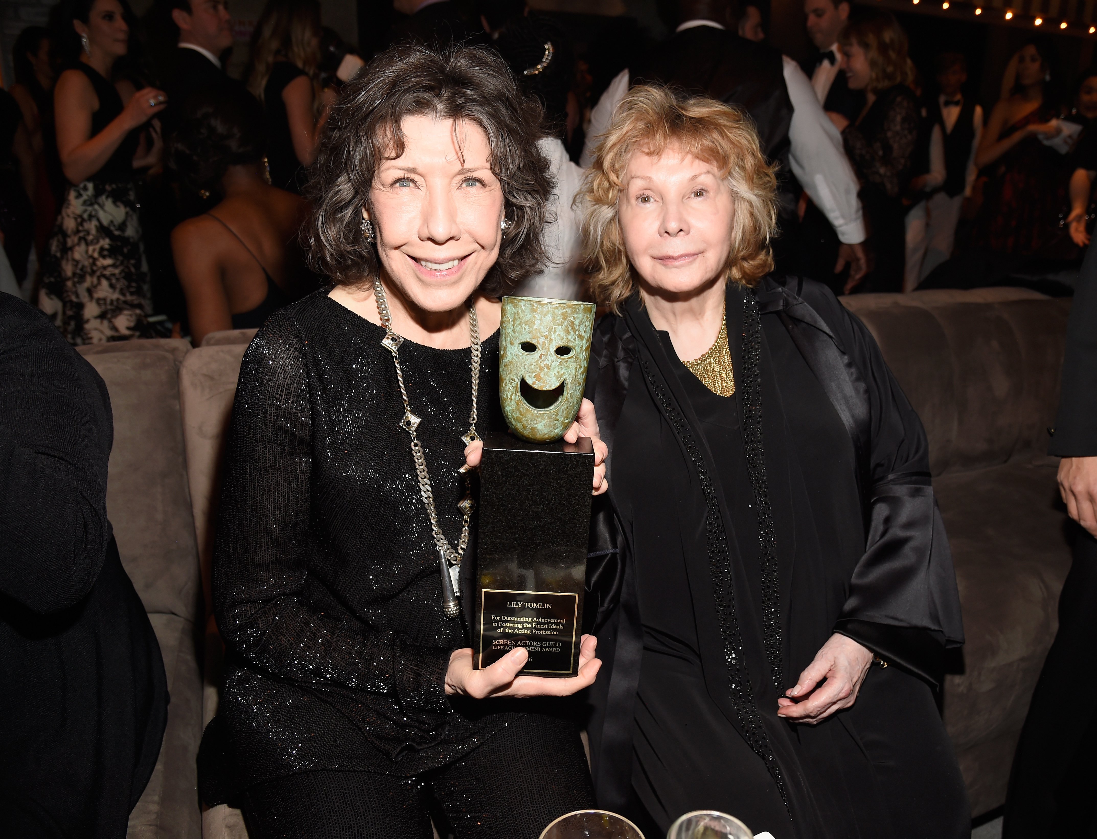  Lily Tomlin and Jane Wagner attend People And EIF's Annual Screen Actors Guild Awards Gala on January 29, 2017. | Source: Getty Images