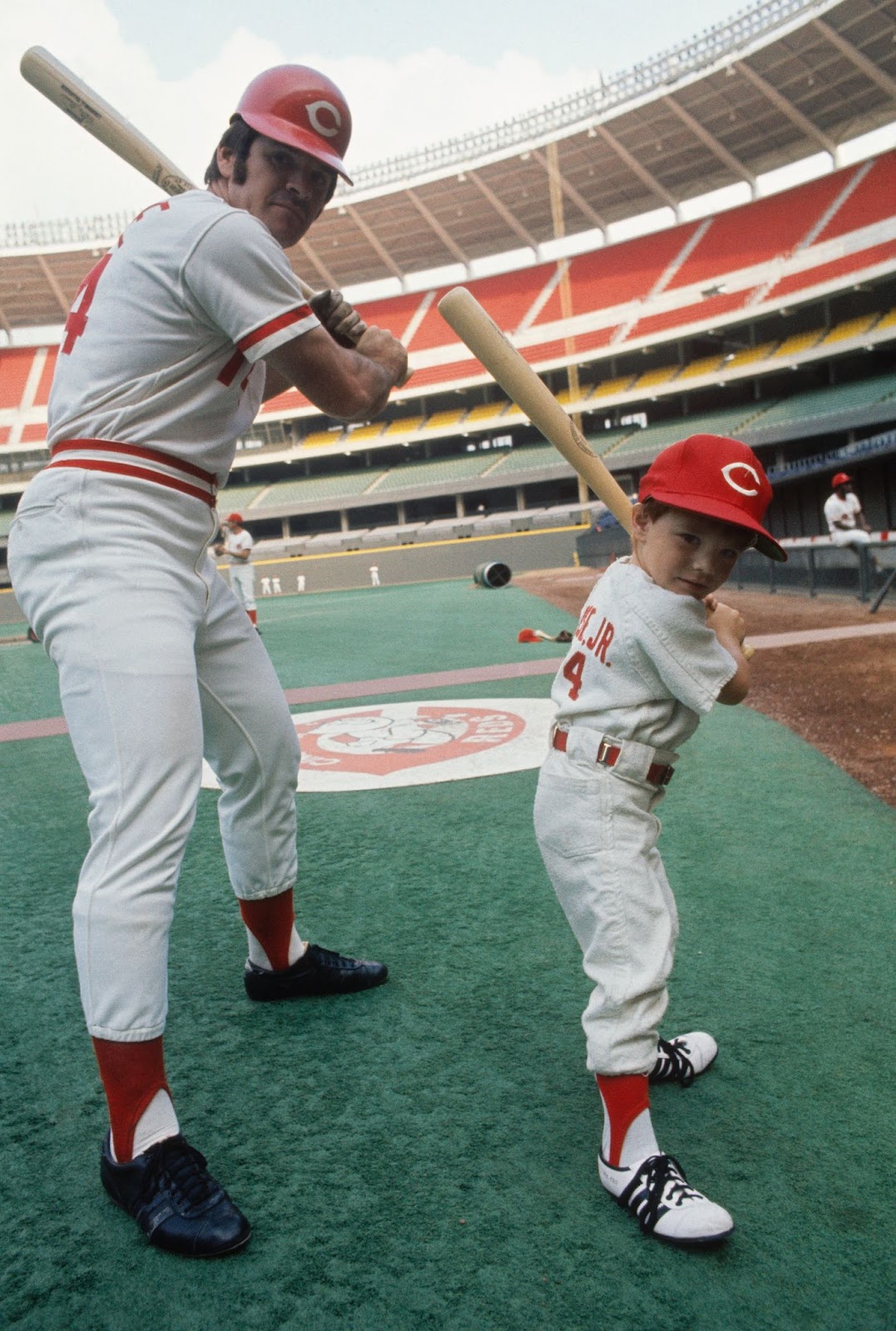 Pete Rose and Pete Rose Jr. at Riverfront Stadium, circa 1972. | Source: Getty Images