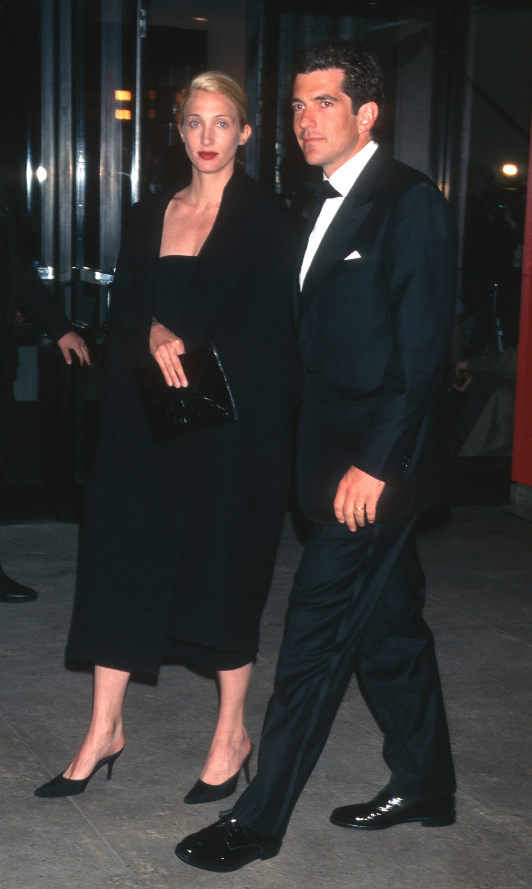 Carolyn Bessette-Kennedy and John F. Kennedy Jr. at the Municipal Art Society's Jacqueline Kennedy Onassis Medal Awards on April 6, 1998, in New York. | Source: Getty Images