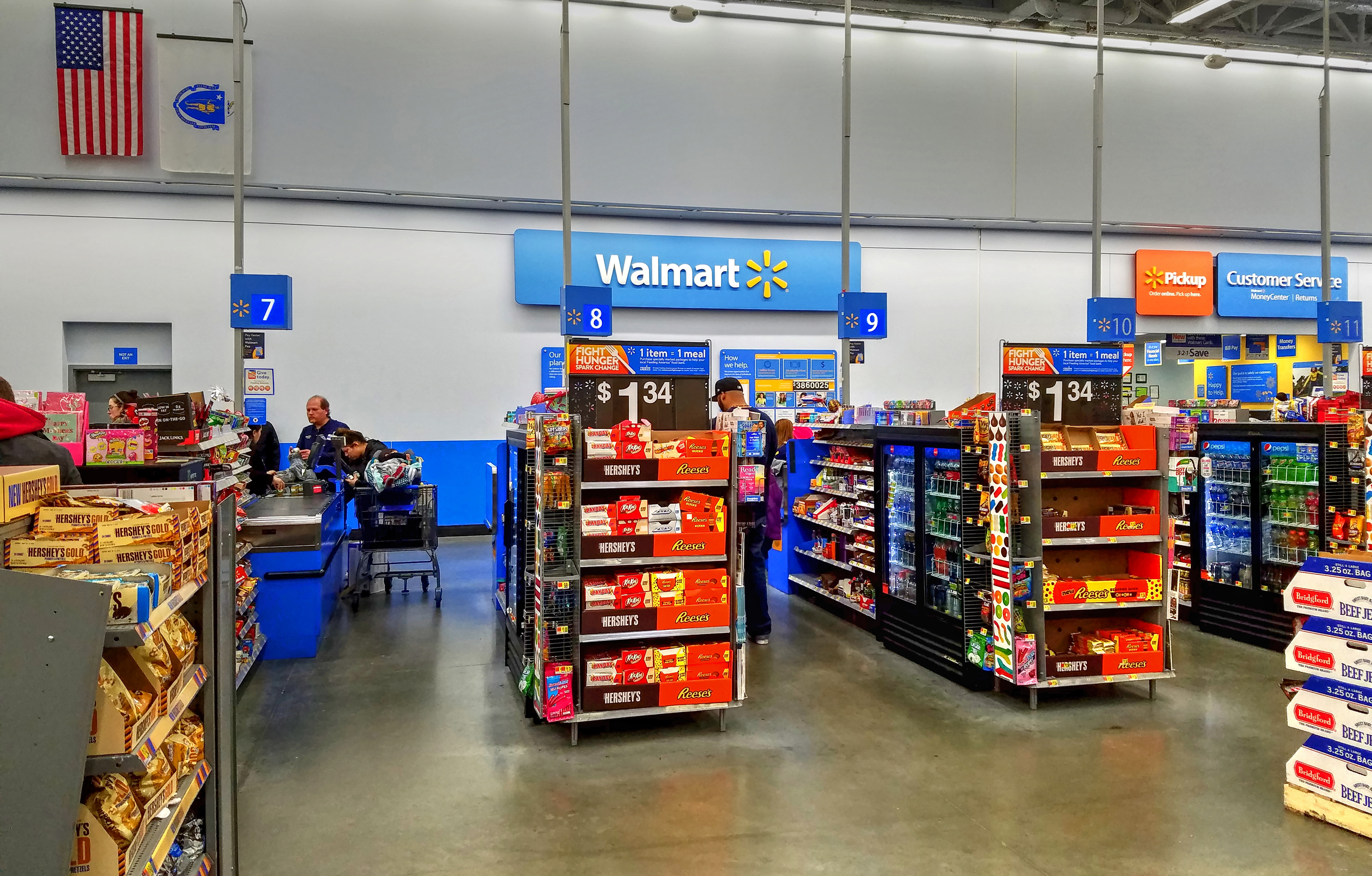 A walmart store | Source: Shutterstock