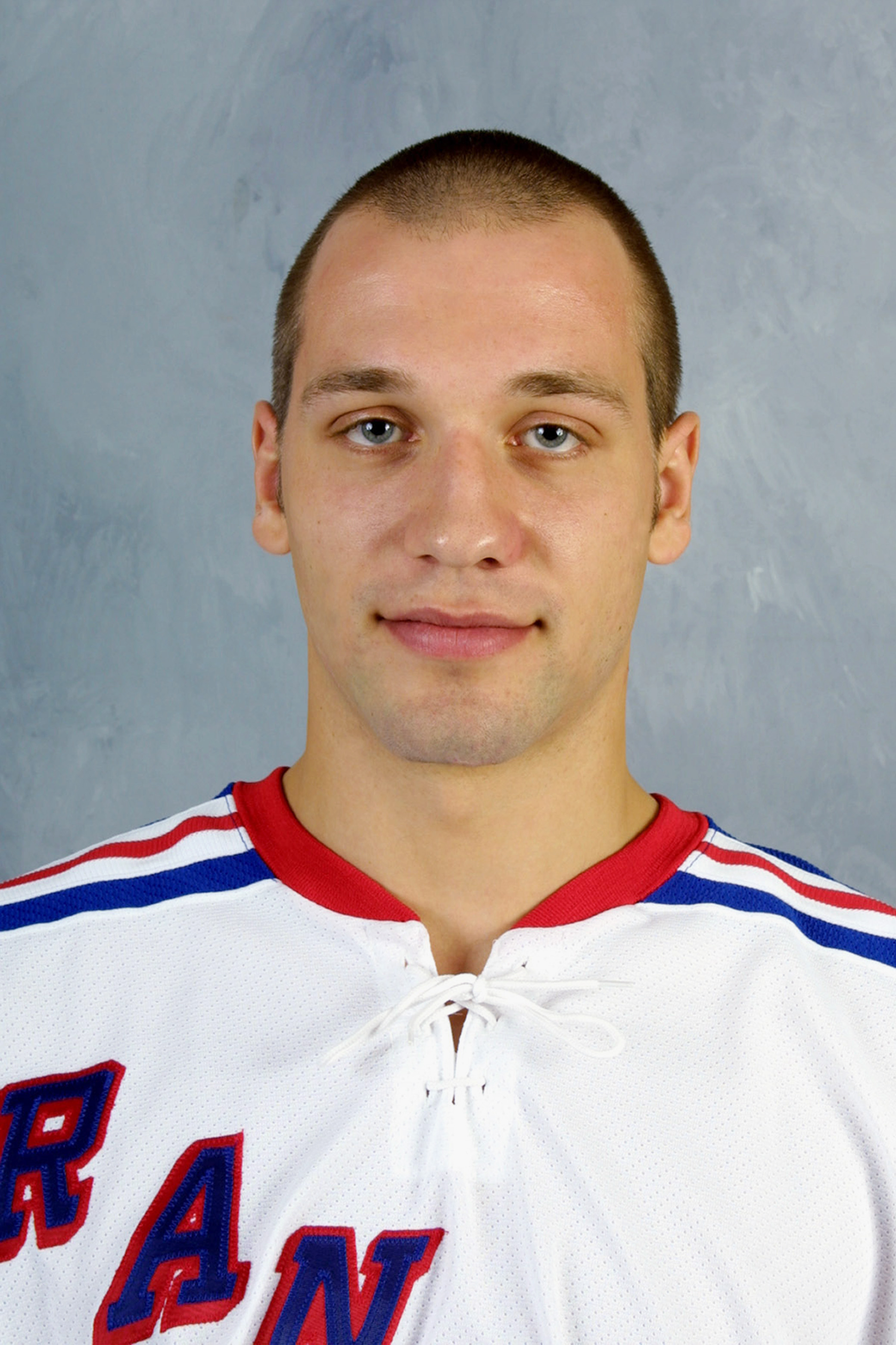 Tomas Kloucek of the New York Rangers poses for a portrait on September 1, 2002, at Madison Square Garden in New York | Source: Getty Images