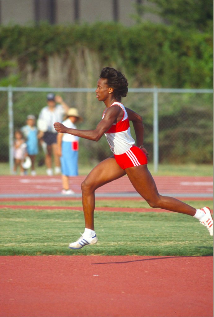 Jackie Joyner-Kersee at a track and field event in January 1, 1987. | Photo: Getty Images