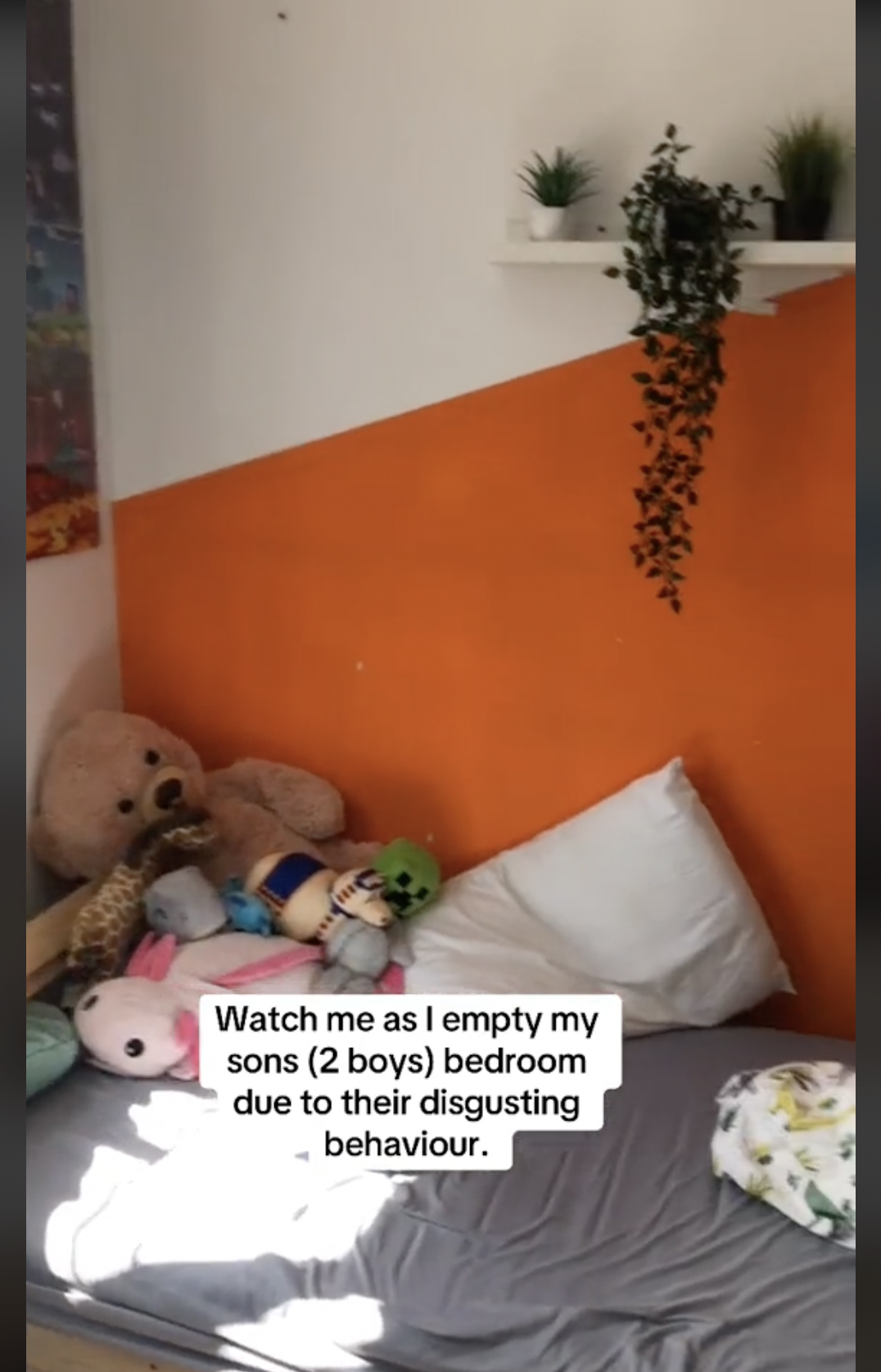 Katie Johnson shows her sons' messy room in a viral video | Source: TikTok/katiejohnston07