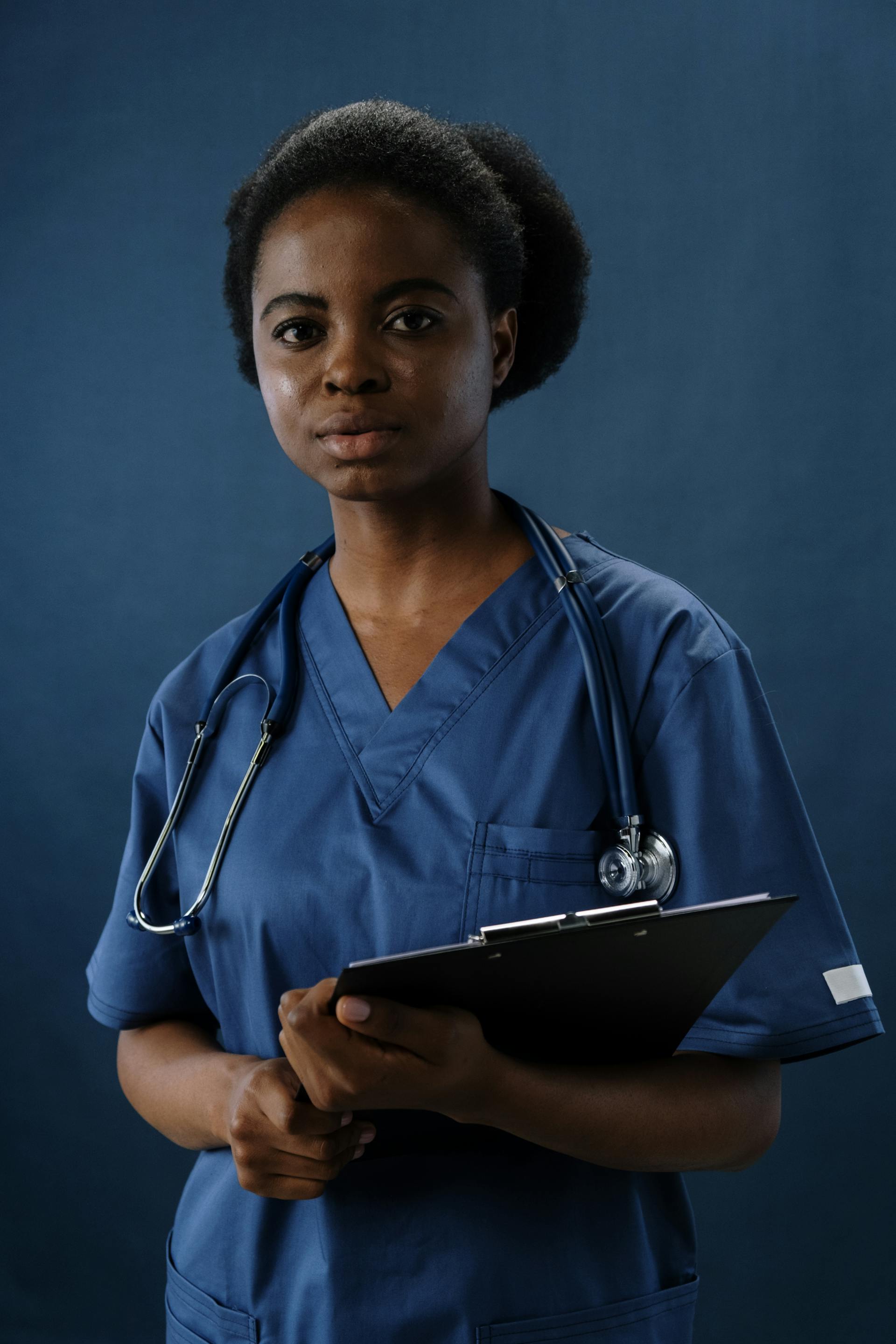 A hospital staff in scrubs | Source: Pexels