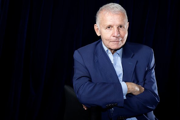 Le journaliste et écrivain Patrick Poivre d'Arvor pose lors d'une séance de portrait à Paris.|Photo : Getty Images