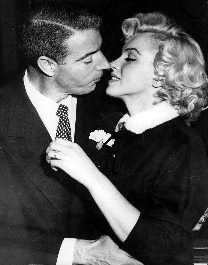 Joe DiMaggio and Marilyn Monroe in San Francisco City Hall, January 1954 I Image: Wikimedia Commons