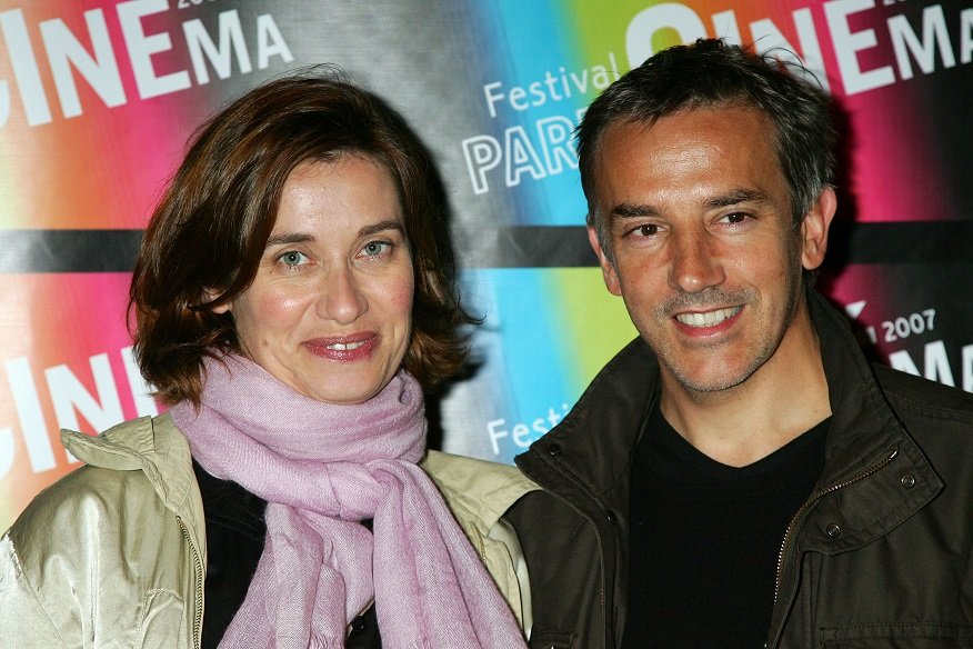 Jean Pierre Lorit et Emmanuelle Devos | Photo : Getty Images