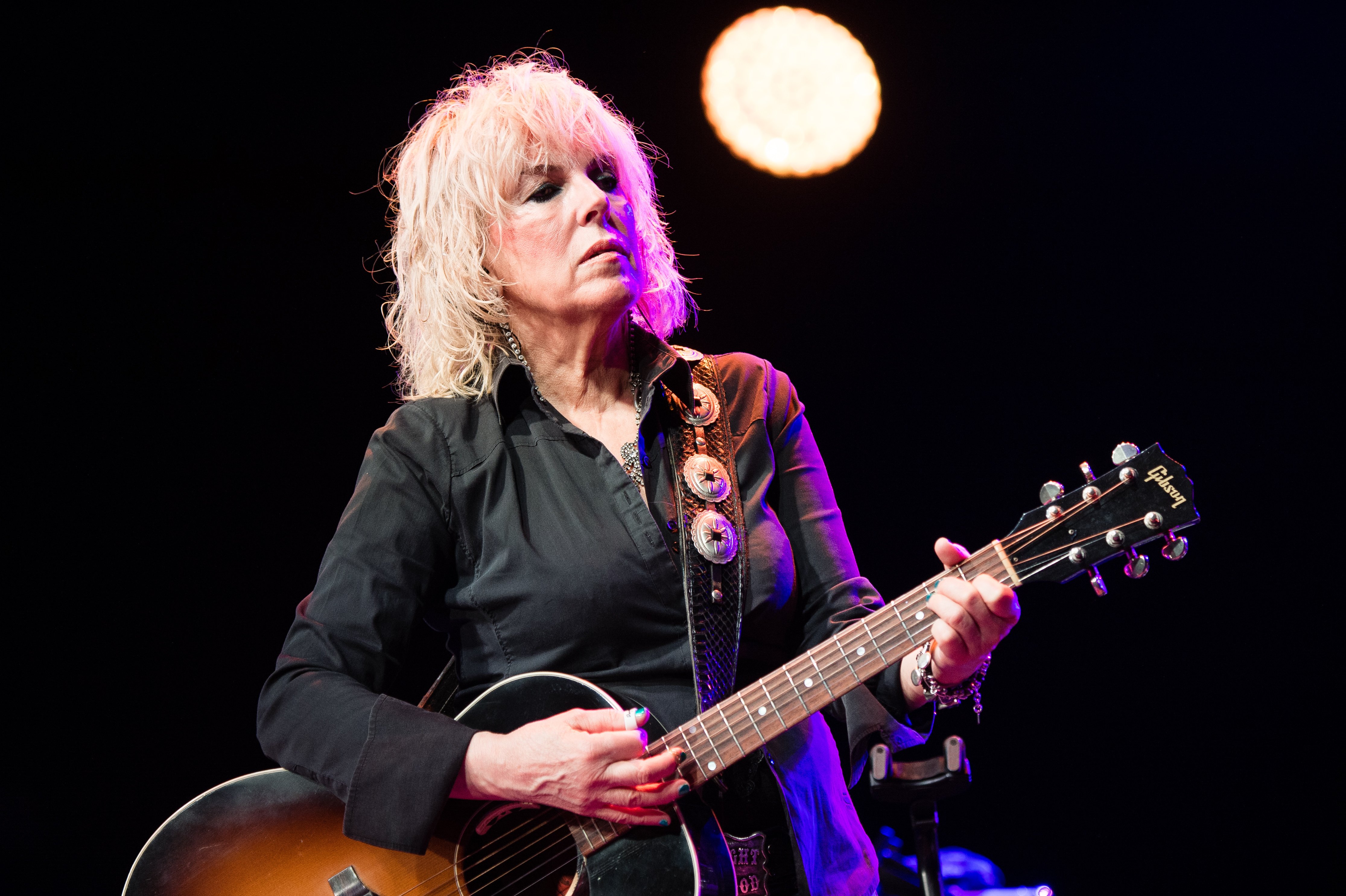 Lucinda Williams pictured on stage during the Cambridge Folk Festival 2019, Cambridge, England. | Photo: Getty Images