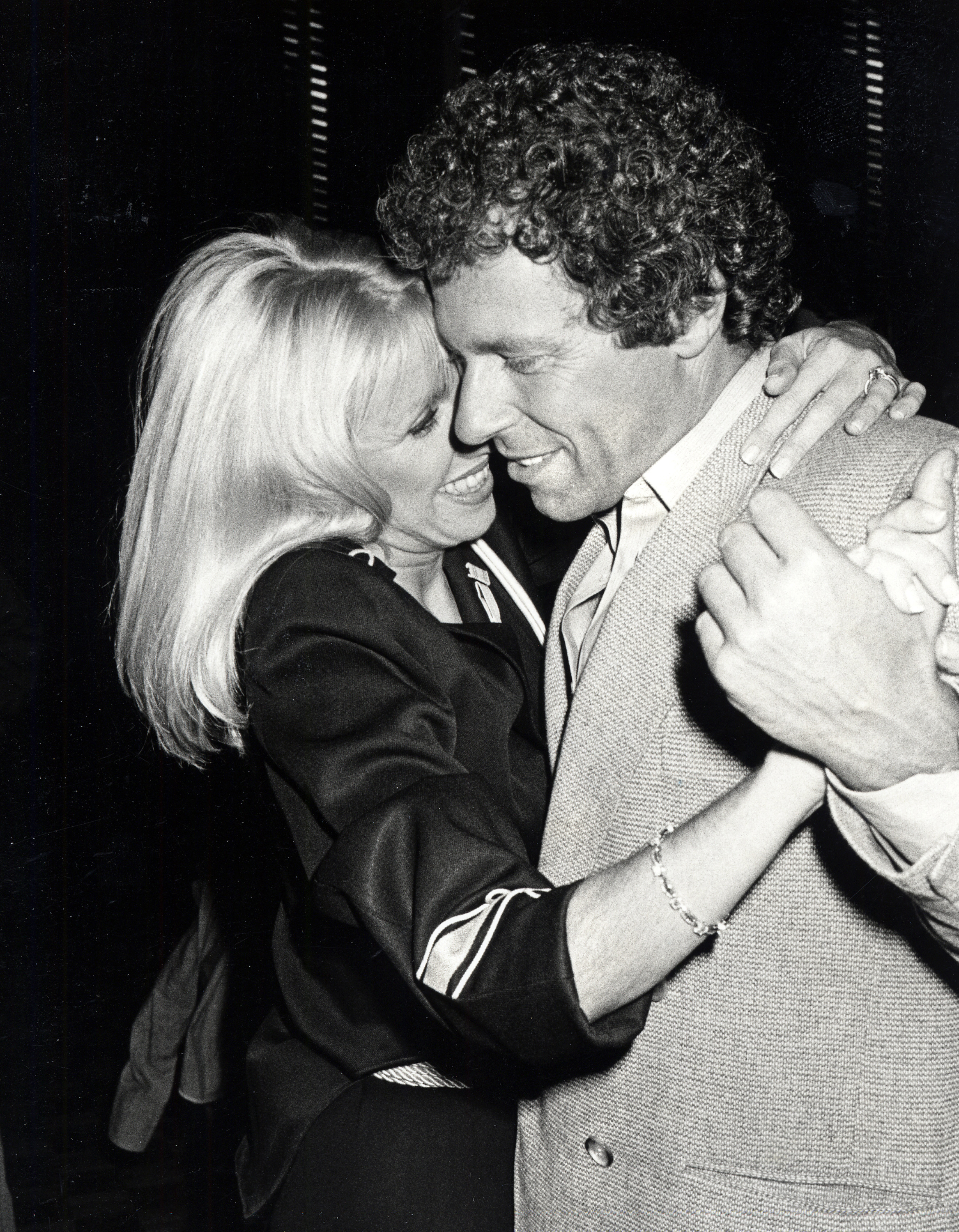Suzanne Somers and Alan Hamel at Studio 54 on October 11, 1978, in New York City | Source: Getty Images