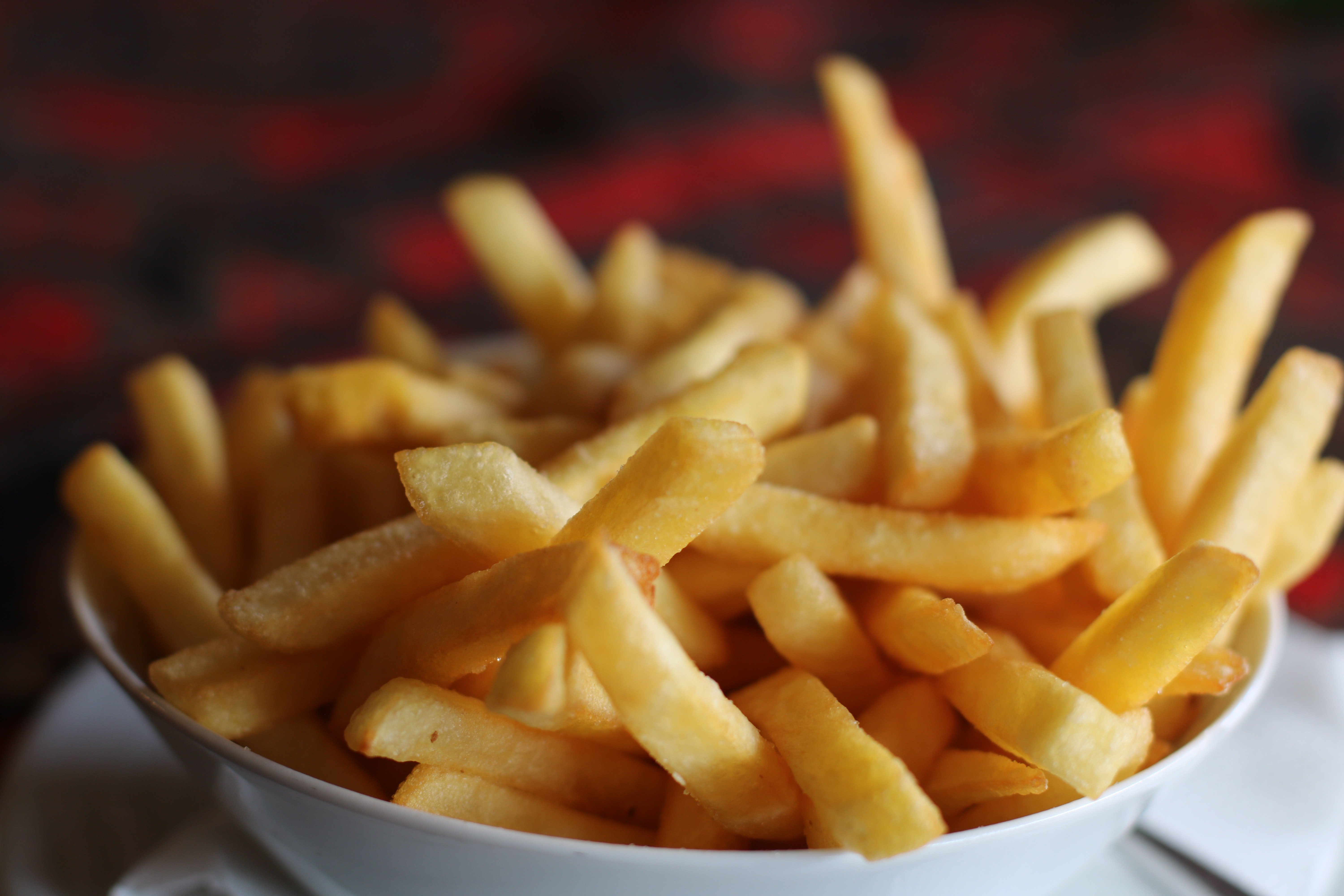I remember how I used to smell like fast food every night after work | Source: Pexels