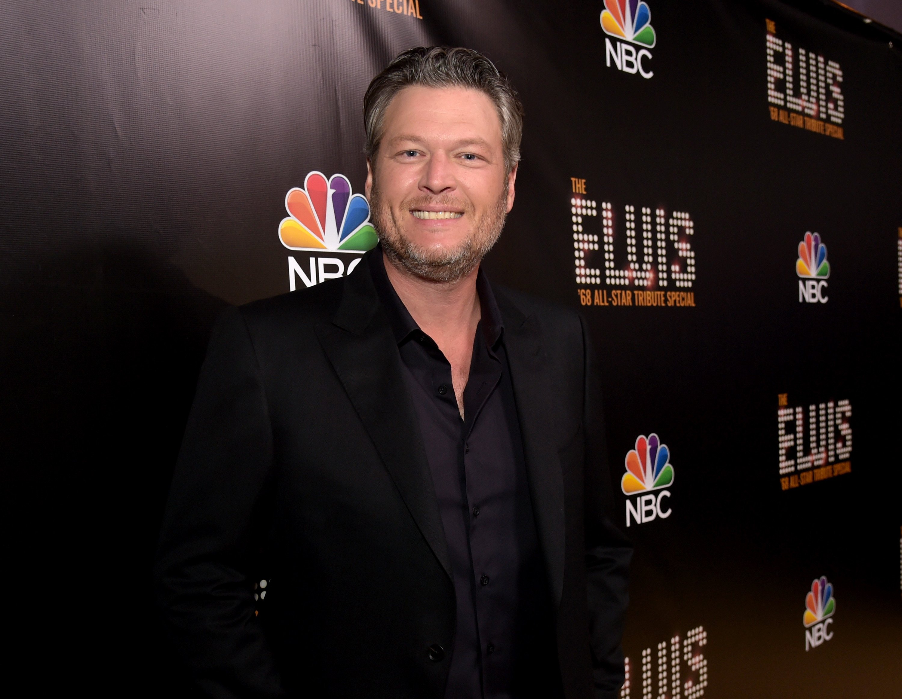 Blake Shelton appears backstage during The Elvis '68 All-Star Tribute Special at Universal Studios on October 11, 2018, in Universal City, California. | Source: Getty Images.