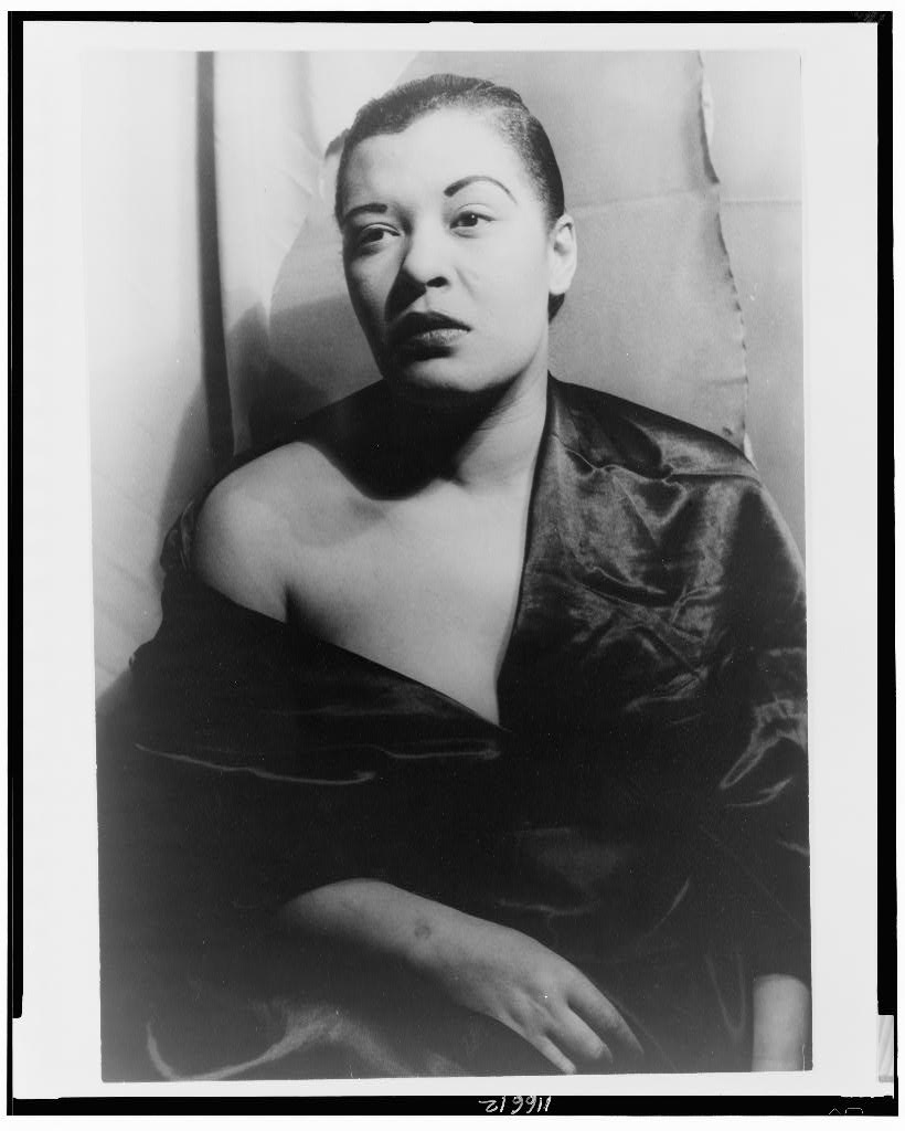 Bilie Holiday poses for Carl Van Vechten circa 1949. | Source: Wikimedia Commons