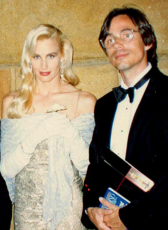 Daryl Hannah and Jackson Browne at the 60th Academy Awards in 1988 | Source: Wikimedia Commons/Alan Light