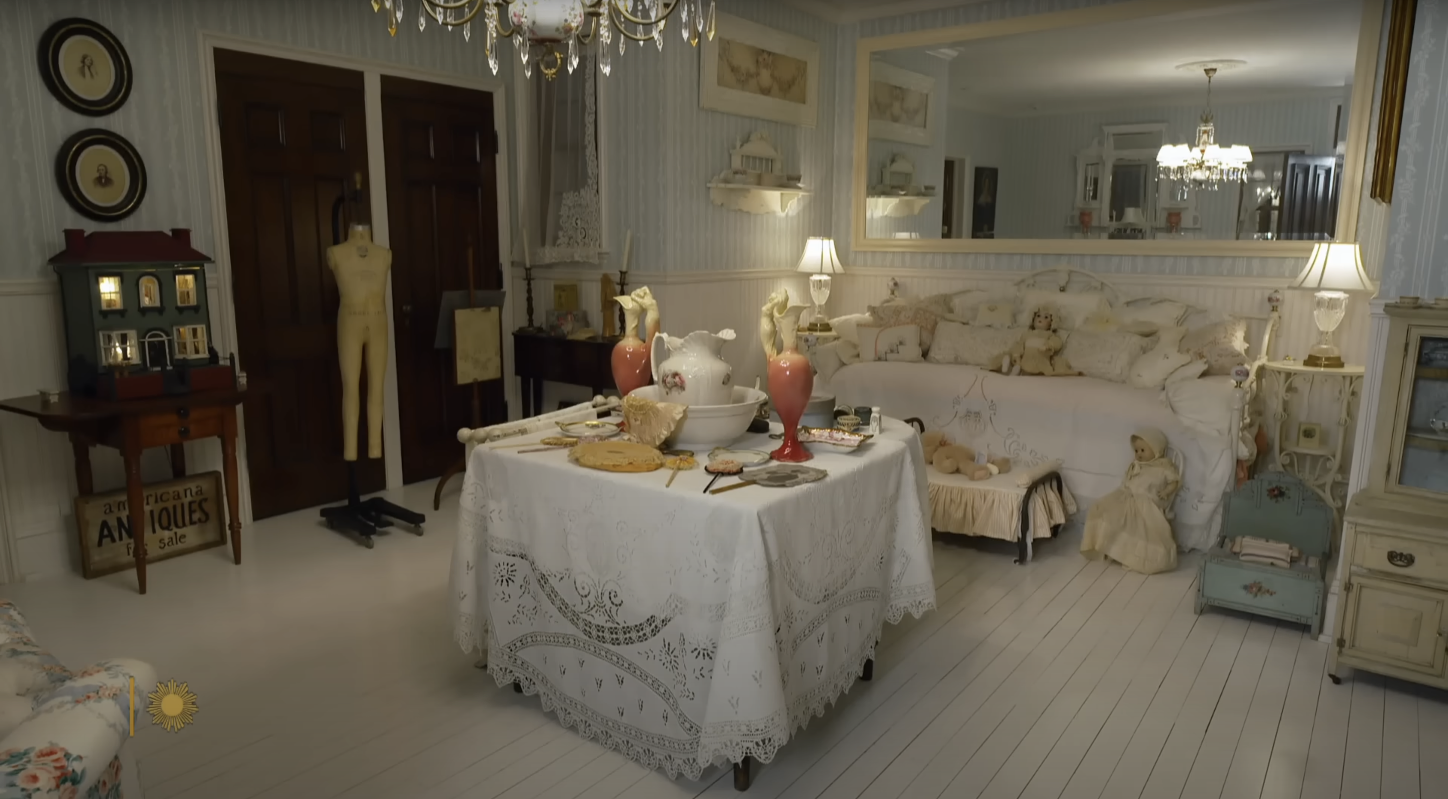 A view inside Barbra Streisand's home, posted on November 5, 2023 | Source: YouTube/CBS Sunday Morning