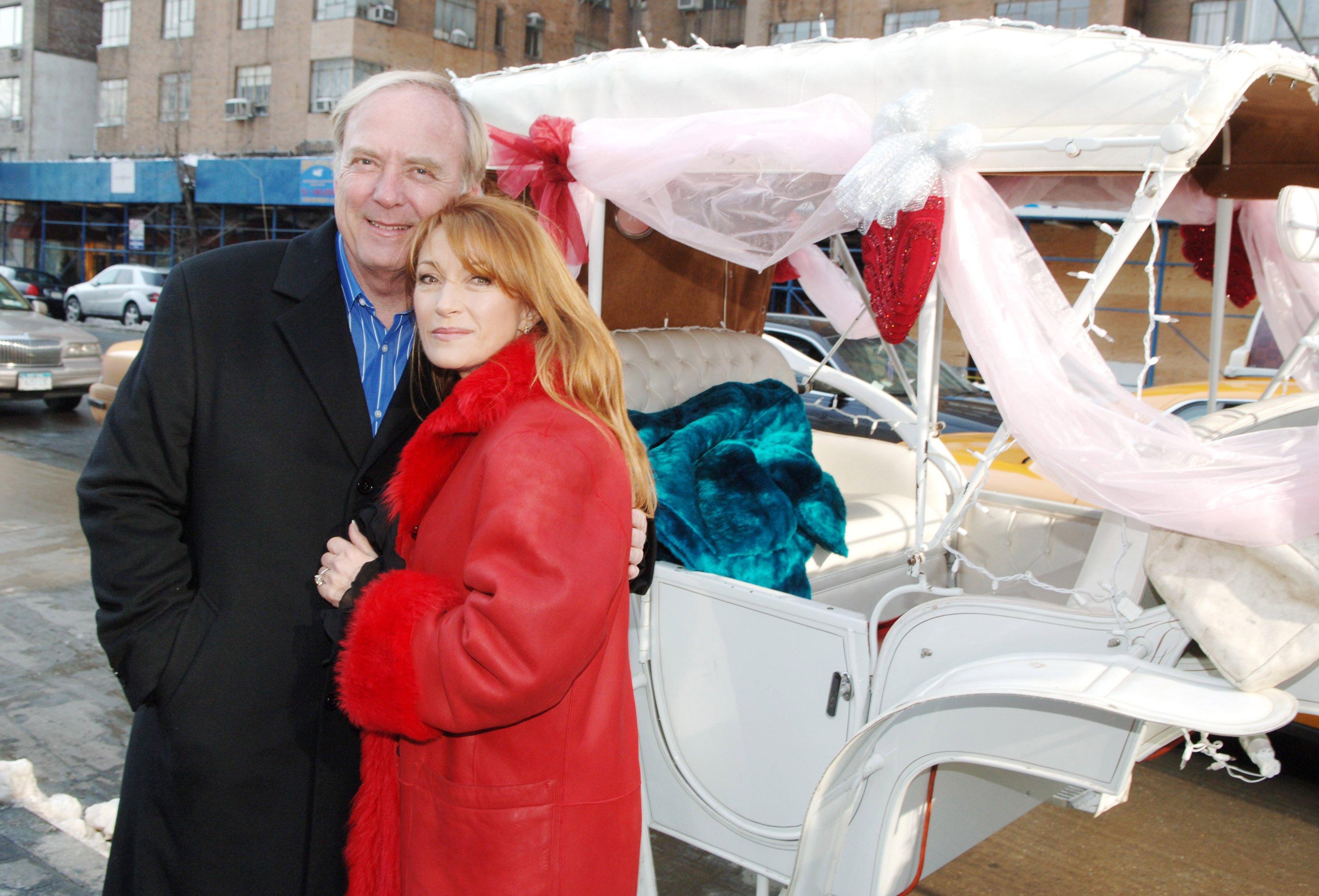  Jane Seymour and James Keach Take First Carriage Ride on Valentine's Day to Benefit Breast Cancer Research and Announce Winner of World's Best Love Letter at Columus Circle - Central Park in New York City, February 14, 2006 | Photo: Getty Images