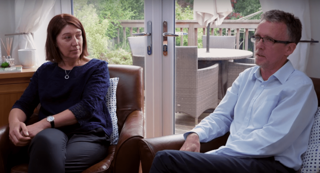 Les parents d'Harriet interrogés dans le cadre du documentaire "Harriet's Story". | Youtube/West Midlands Fire Service