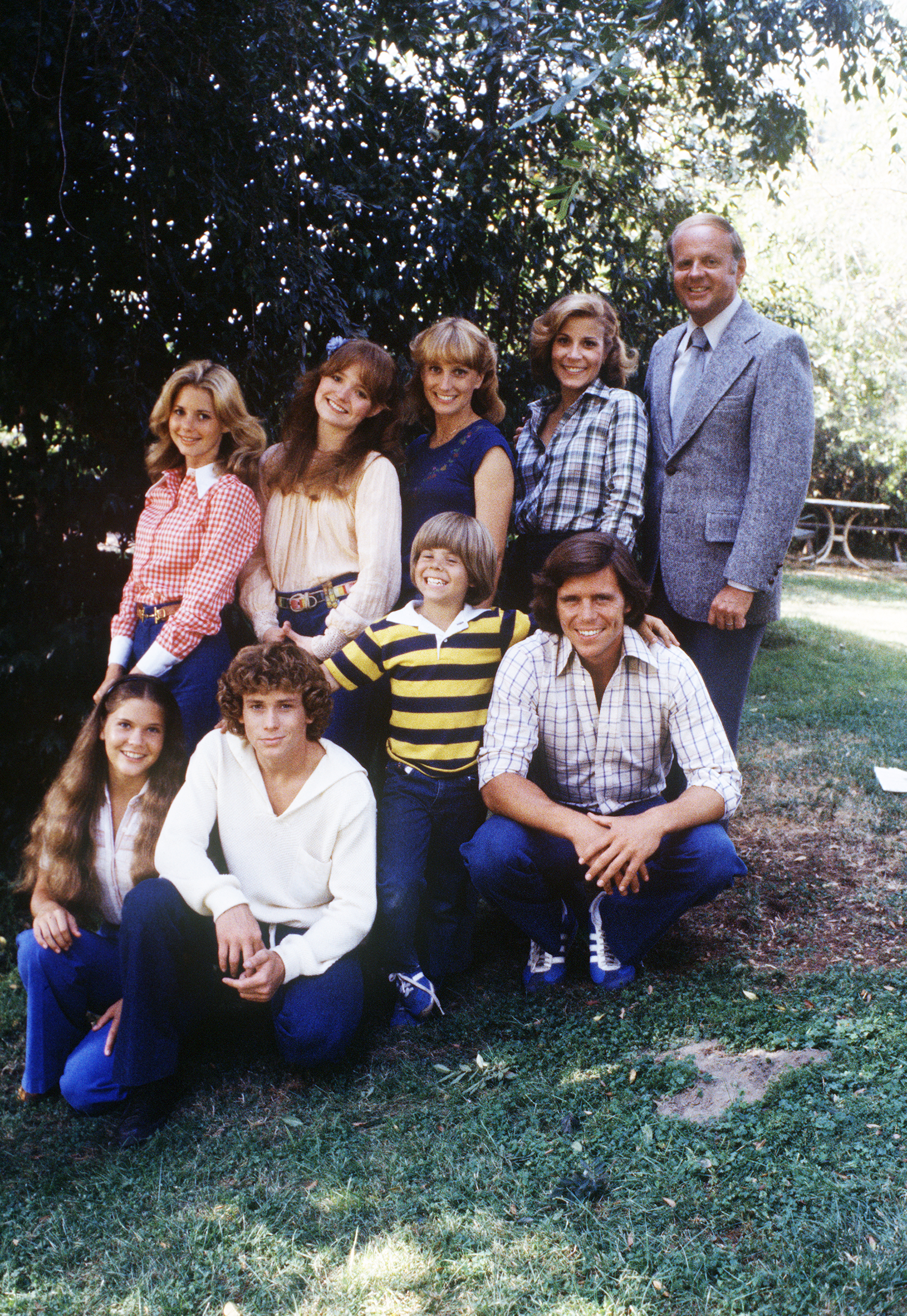 Dianne Kay, Susan Richardson, Laurie Walters, Lani O'Grady, Dick Van Patten, Connie Needham, Willie Aames, Adam Rich, and Grant Goodeve as their characters from "Eight Is Enough" in 1977 | Source: Getty Images