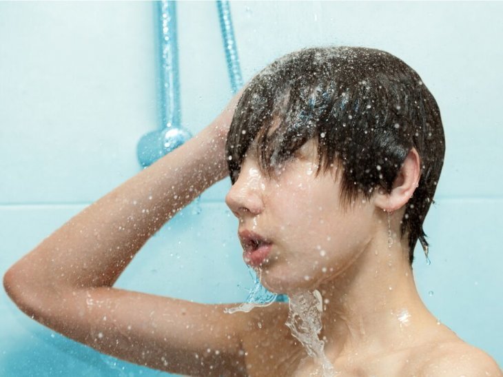 Mom Faces Backlash For Bathing With Preteen Sons She Tried T