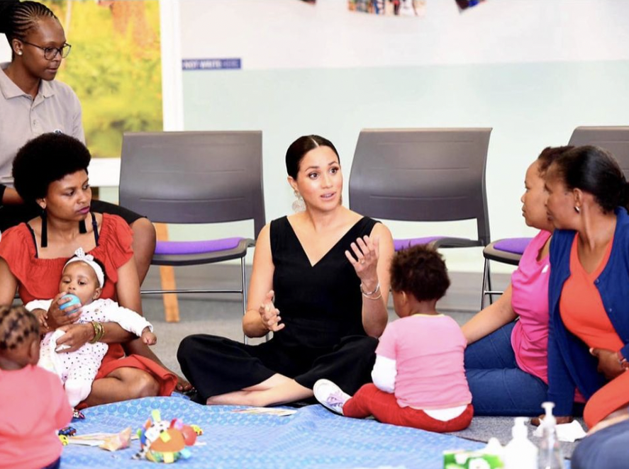 Meghan Markle with South African community members as seen in a September 26, 2019 Instagram post | Source: Instagram.com/sussexroyal/