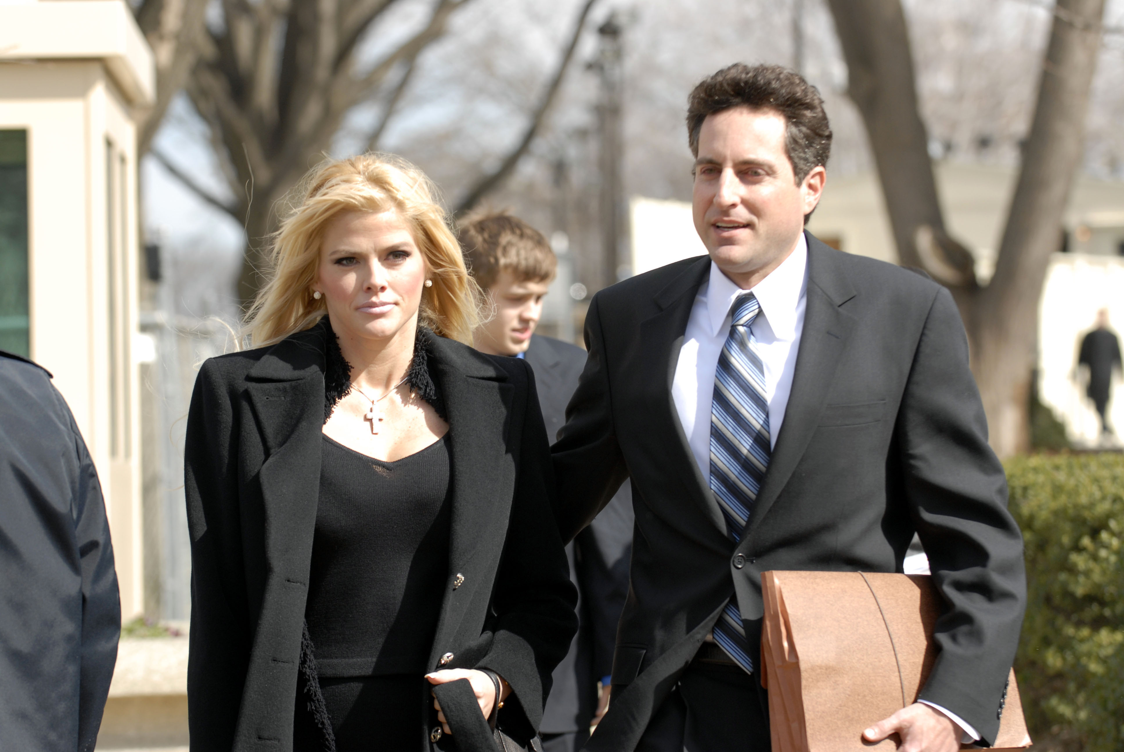 Anna Nicole Smith and Howard Stern at the US Supreme Court in Washington, DC on February 28, 2006 | Source: Getty Images