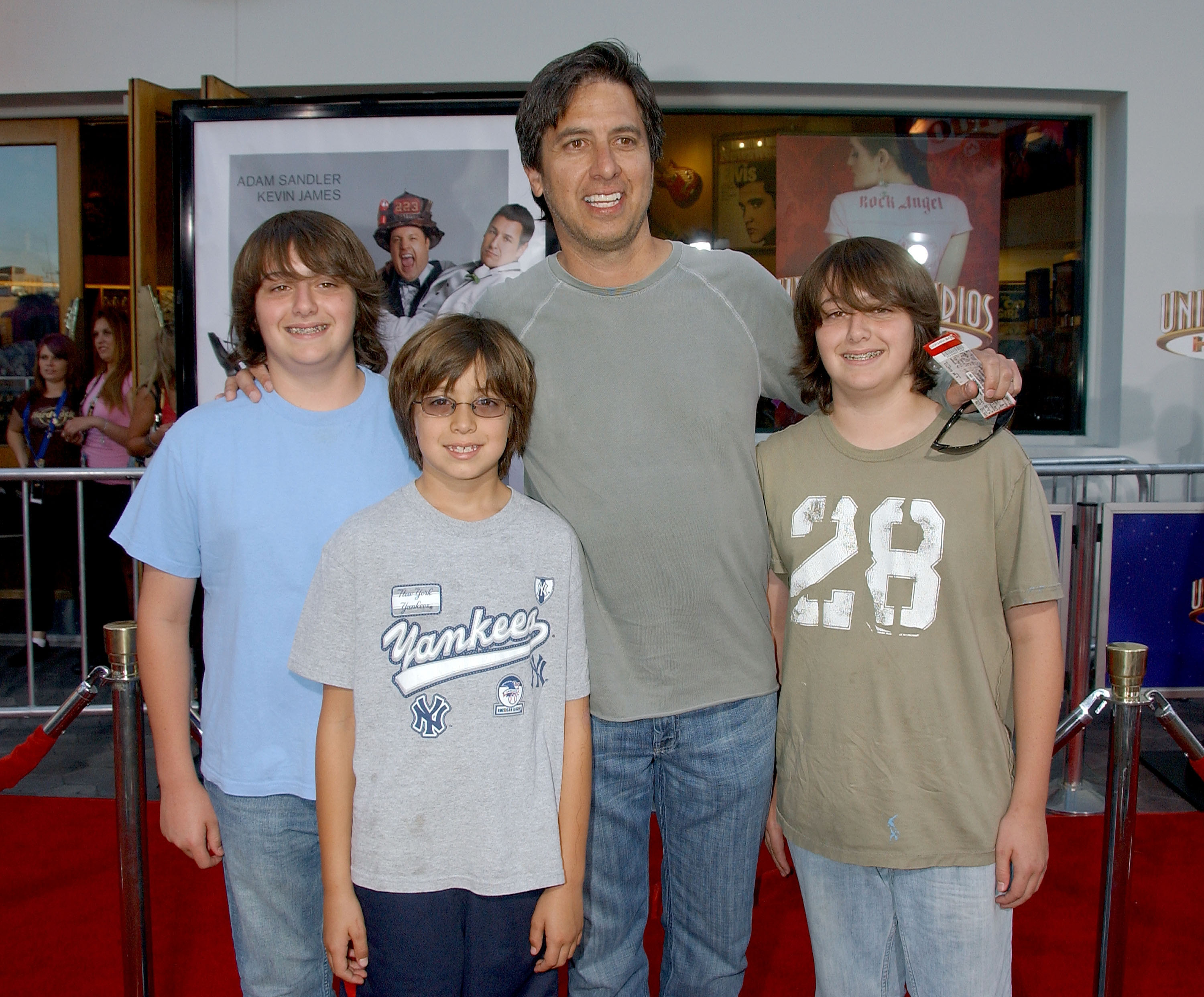 Ray Romano with his three sons pictured at the Gibson Amphitheatre and CityWalk Cinemas on July 12, 2007 | Source: Getty Images