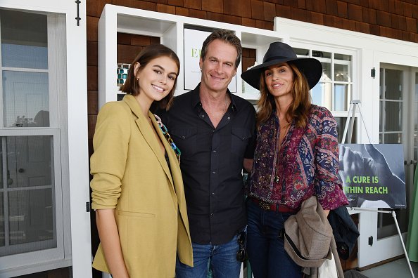 Kaia Gerber, Rande Gerber, and Cindy Crawford at Private Residence on October 06, 2019 in Malibu, California. | Photo: Getty Images