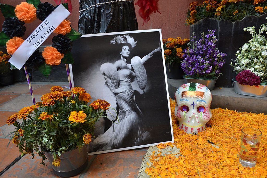 Ofrenda a María Félix. | Fotos: Wikimedia Commons