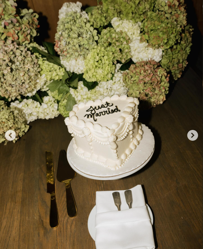 The couple's wedding cake, dated September 17, 2025 | Source: Instagram/candacecbure