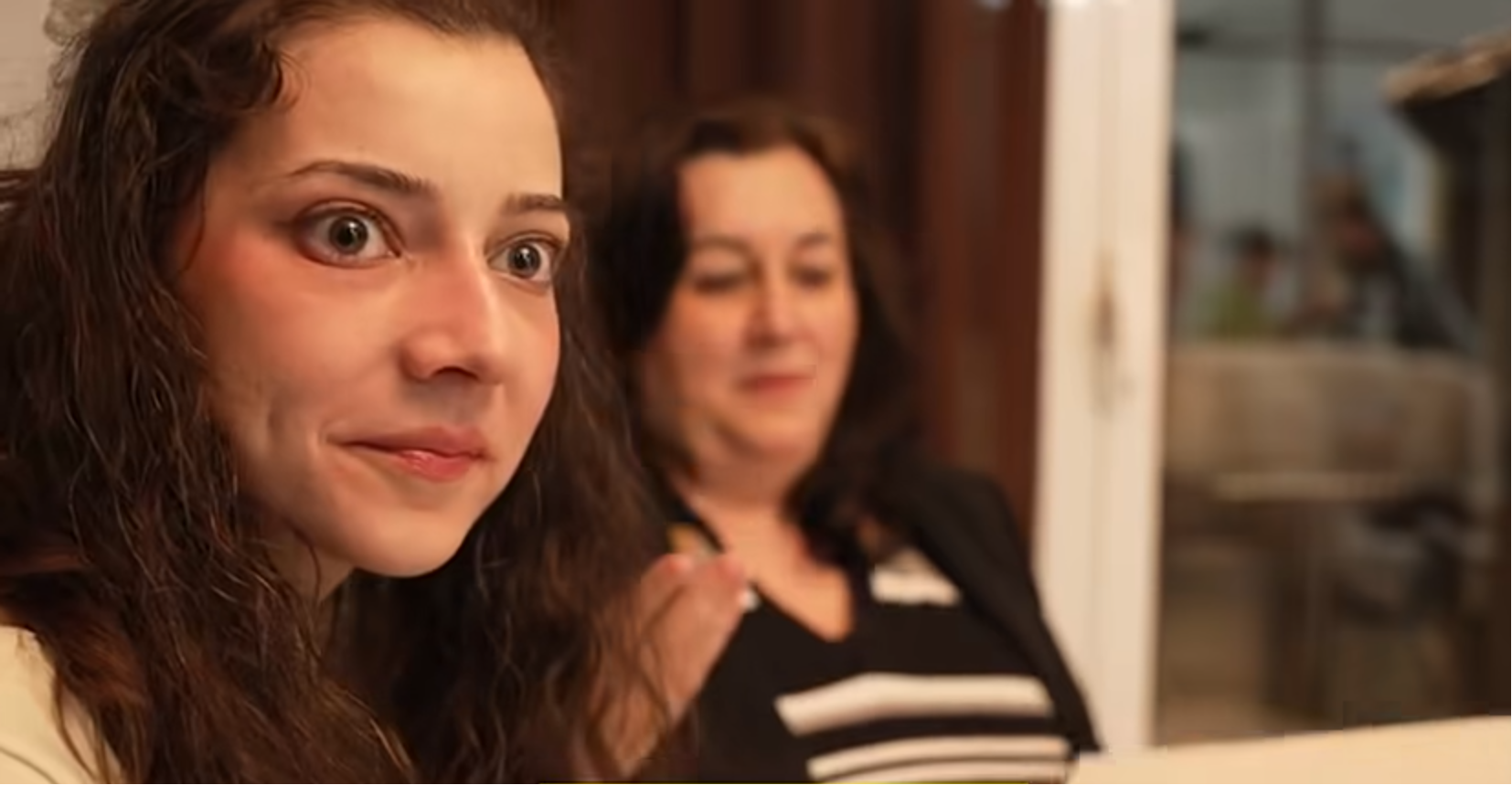 Noelia Castillo Ramos with her mother, Yolanda Ramos, giving an interview | Source: Facebook/Antena 3 Noticias