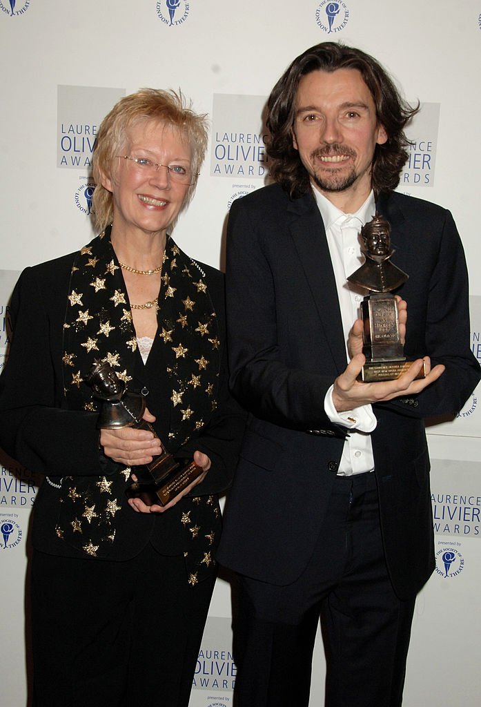 Stanislas Nordey aux Laurence Olivier Awards en compagnie d'Elaine Padmore. l Source : Getty Images