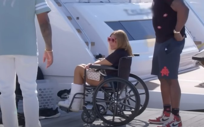 Image 16/17. Wendy Williams in a wheelchair | Source: YouTube/Entertainment Tonight