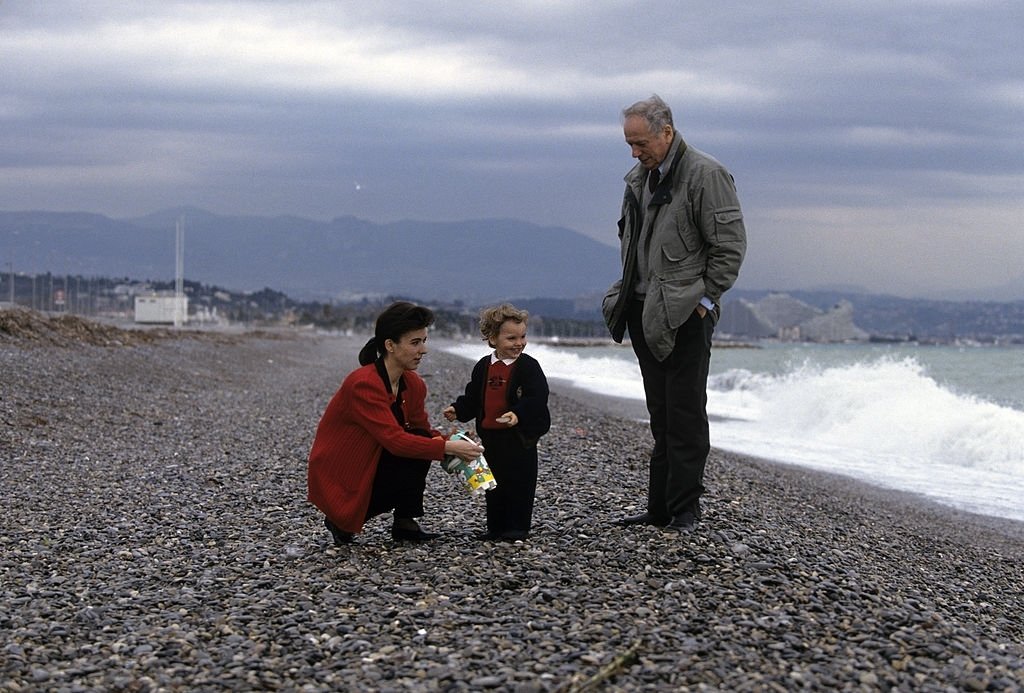 Yves Montand, Carole Amiel et leur fils Valentin Montand. | Photo : Getty Images