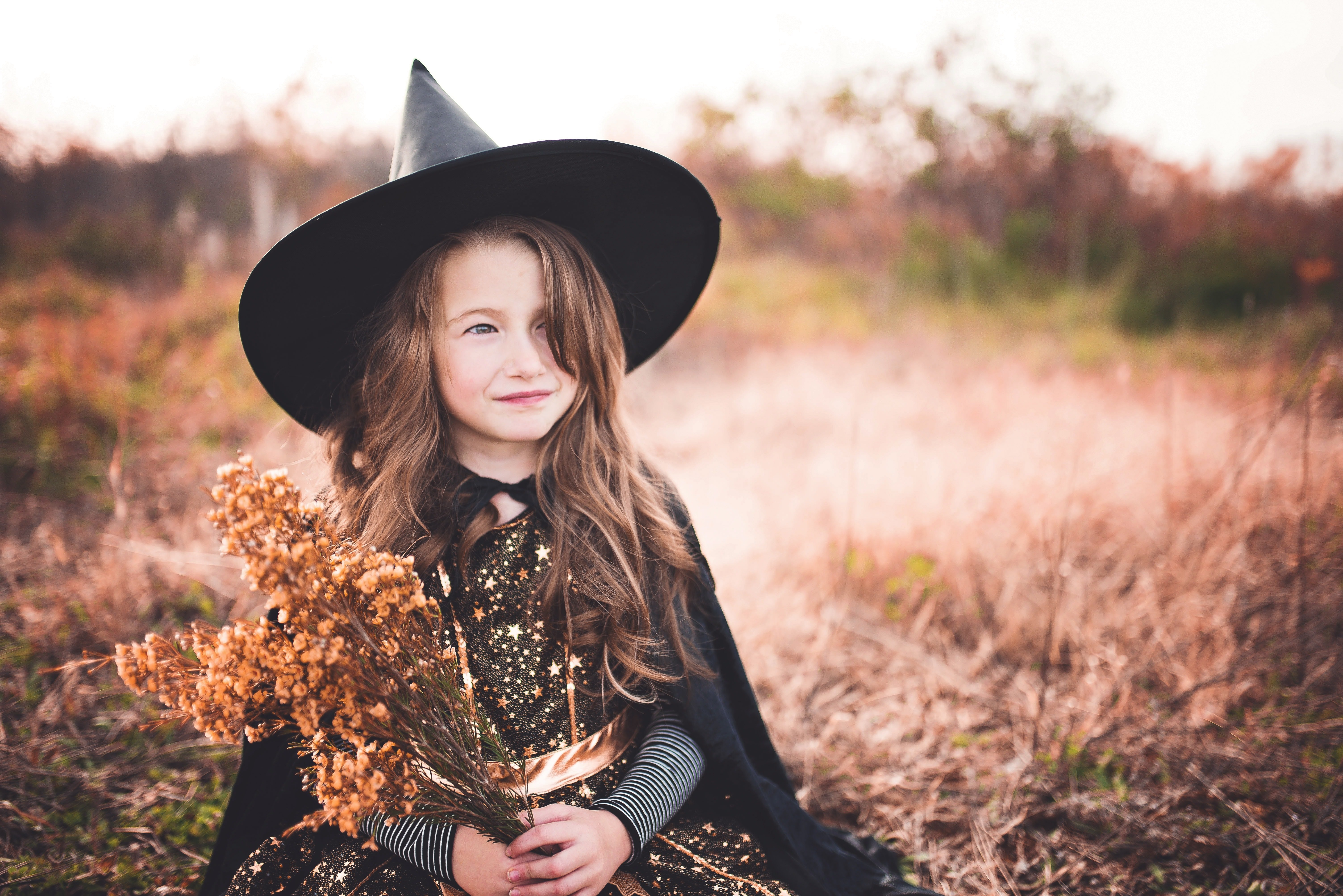 Ruth's costume won the first prize | Photo: Unsplash