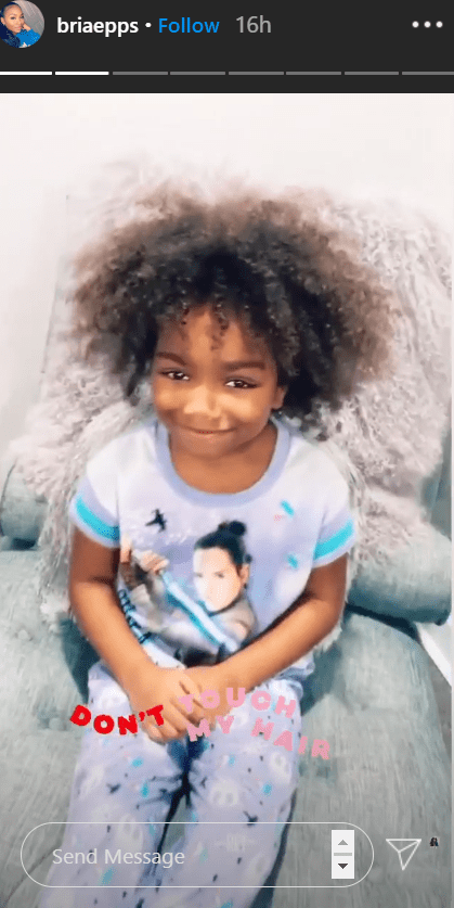 Mike Epps granddaughter Skylar flaunting her curly hair | Photo: Instagram/mikeepps