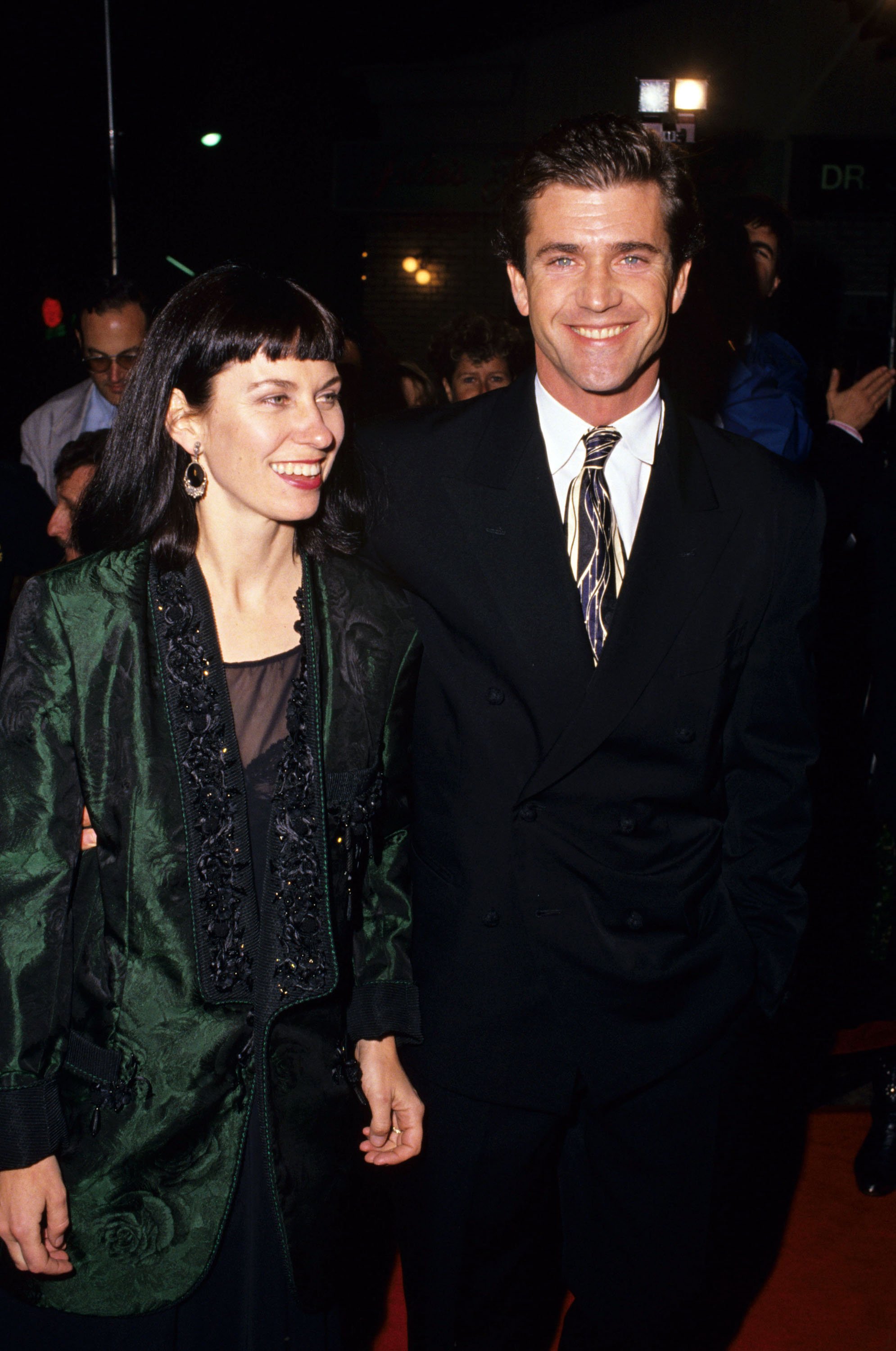 Mel Gibson and Robyn Moore Gibson at the Los Angeles premiere of "Hamlet" on December 18, 1990 | Source: Getty Images