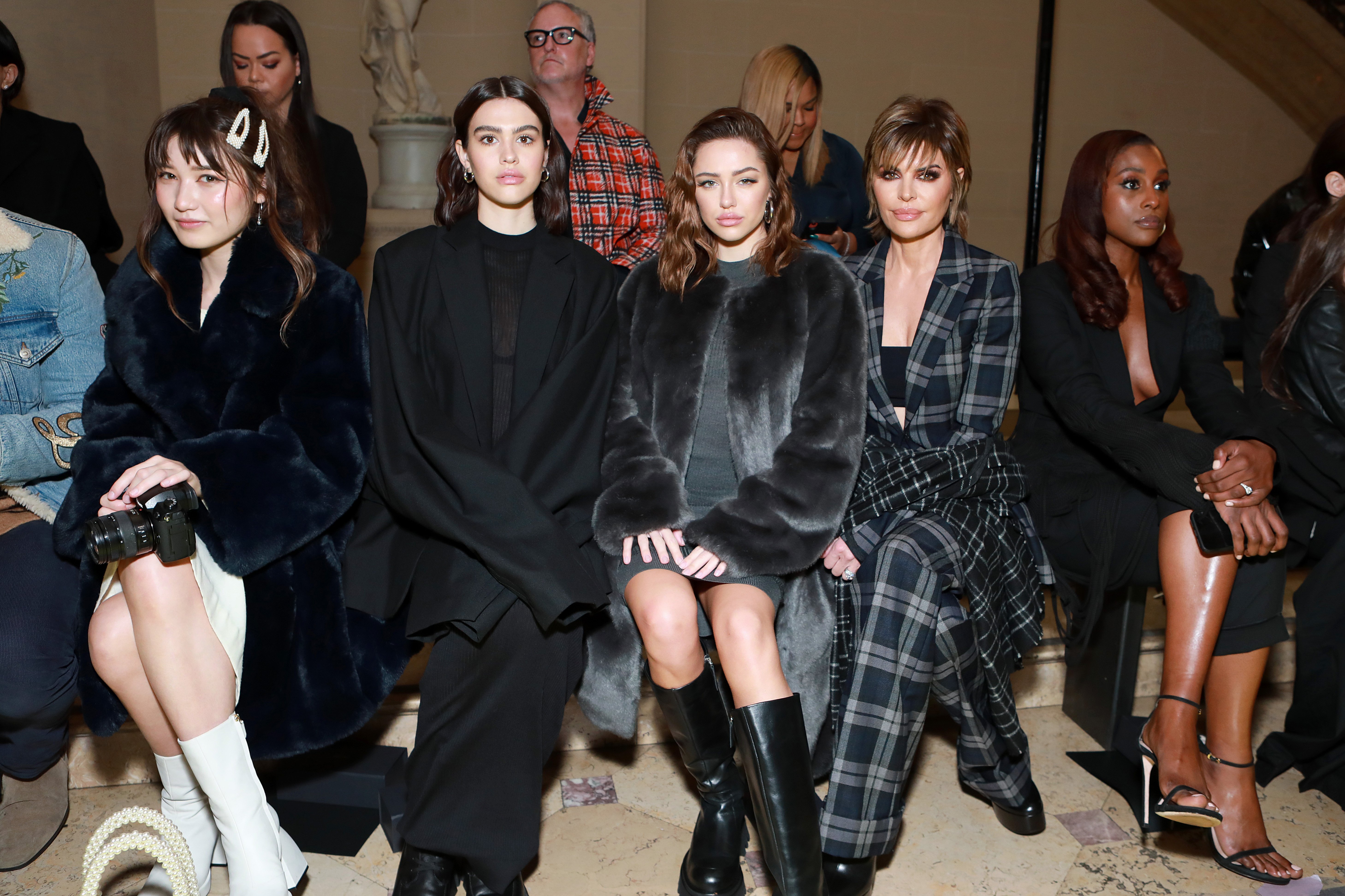 From Left to Right are sisters Amelia and Delilah Hamlin with their mother, Lisa Rinna at New York Fashion, in February 2020. | Photo: Getty Images. 