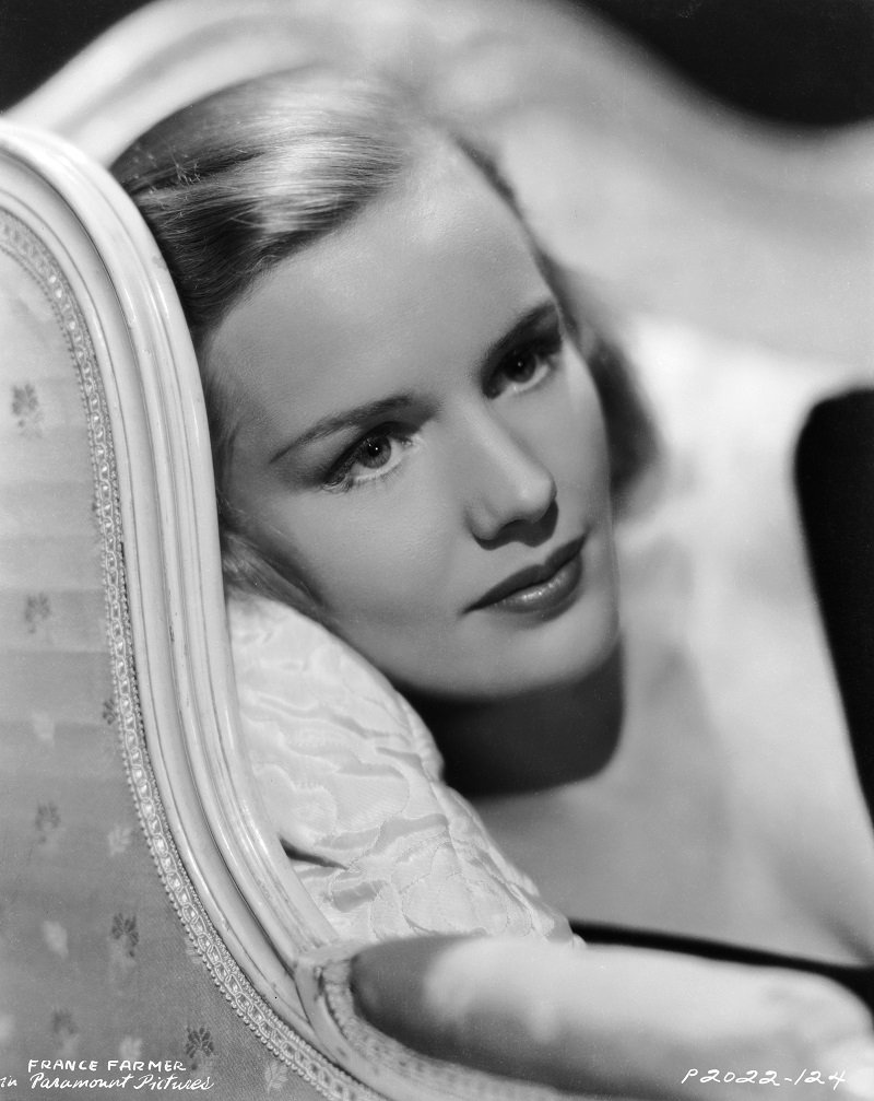 Promotional photo of Frances Farmer circa 1938 | Photo: Getty Images