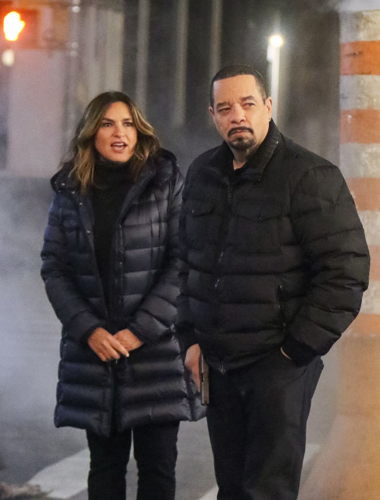 Mariska Hargitay and Ice T are seen on the film set of 'Law and Order: Special Victims Unit' on December 19, 2019 | Photo: Getty Images