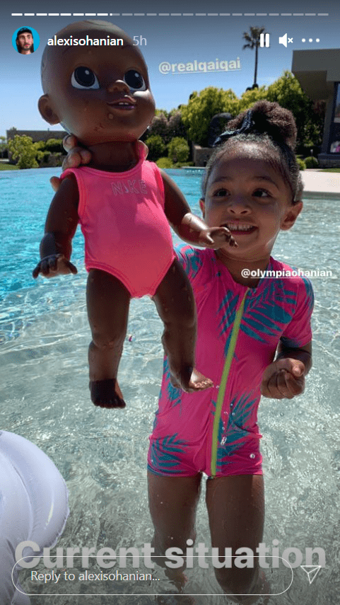 A picture of Olympia Ohanian and her doll, Qai Qai, on Alexis Ohanian's Instagram story | Photo: Instagram.com/alexisohanian