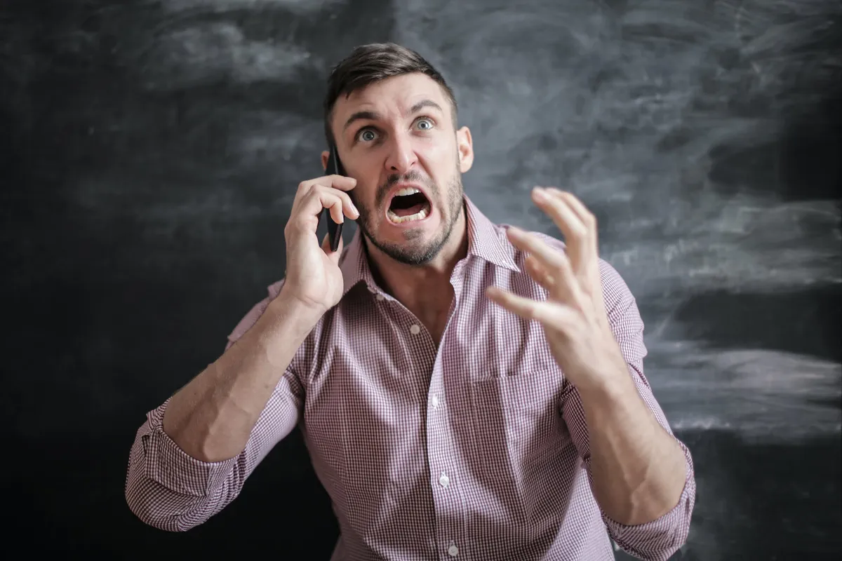 Le fils d'Esther apprenant la mauvaise nouvelle par son avocat | Source:Pexels