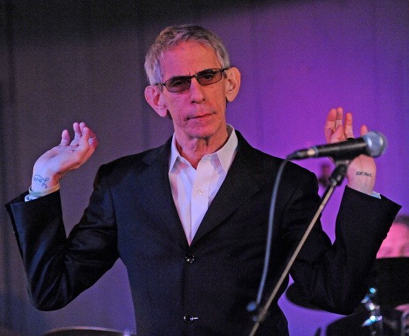 Richard Belzer performs at The Stanhope House | Photo: Getty Images
