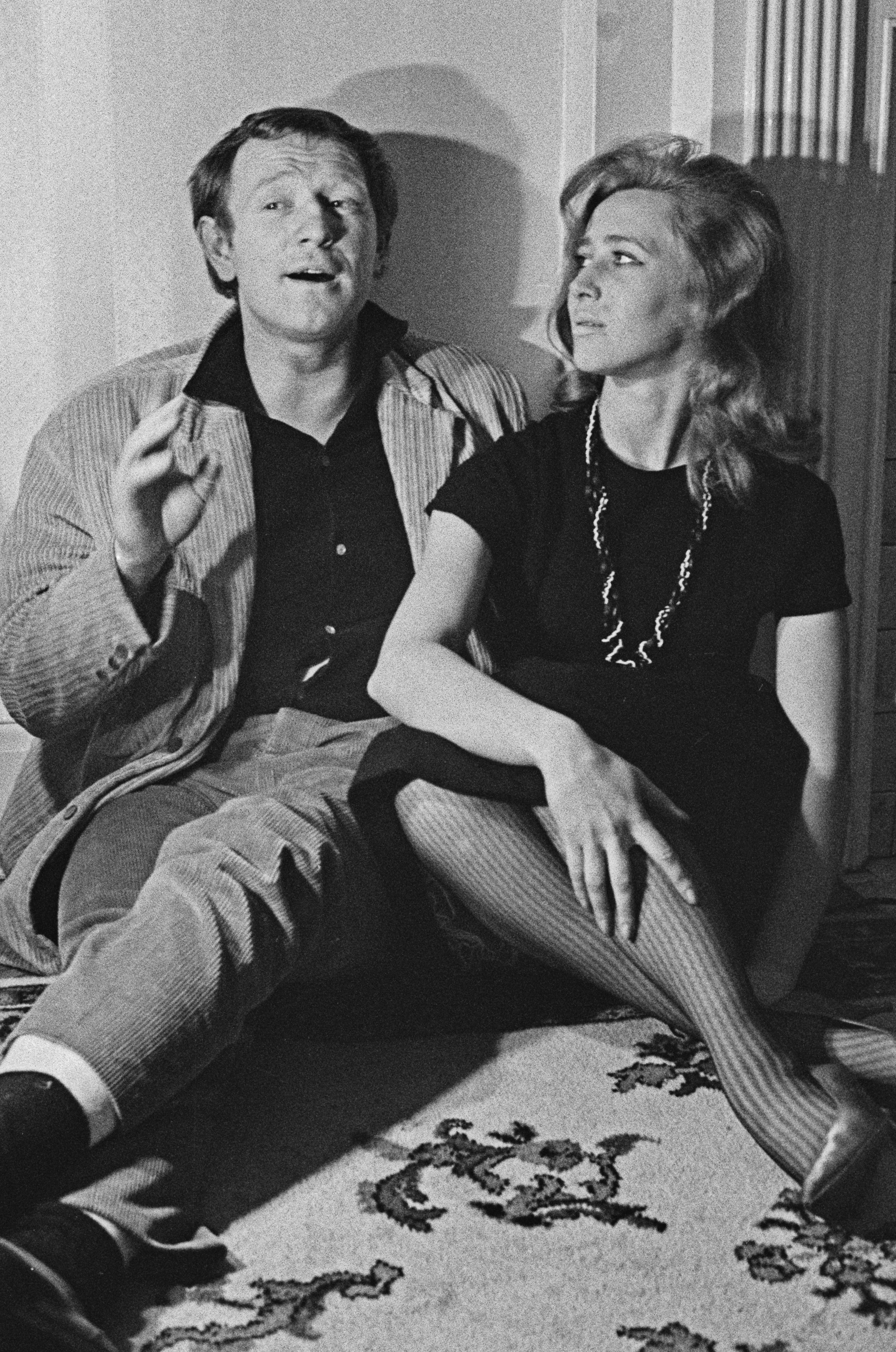 Richard Harris and Elizabeth Rees-Williams on April 29, 1965, in the UK | Source: Getty Images