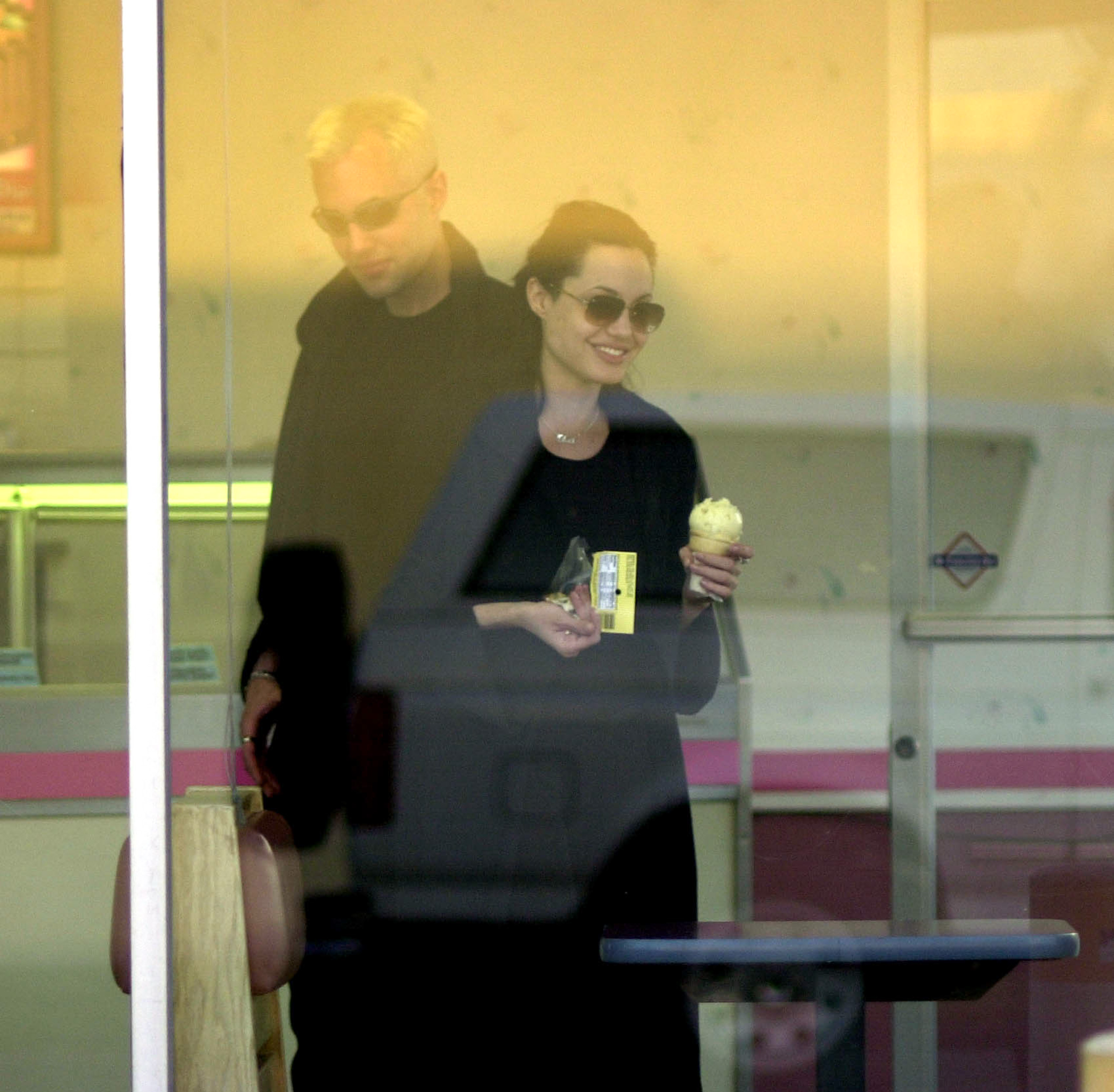 James Haven and Angelina Jolie spotted in Los Angeles on March 25, 2000. | Source: Getty Images