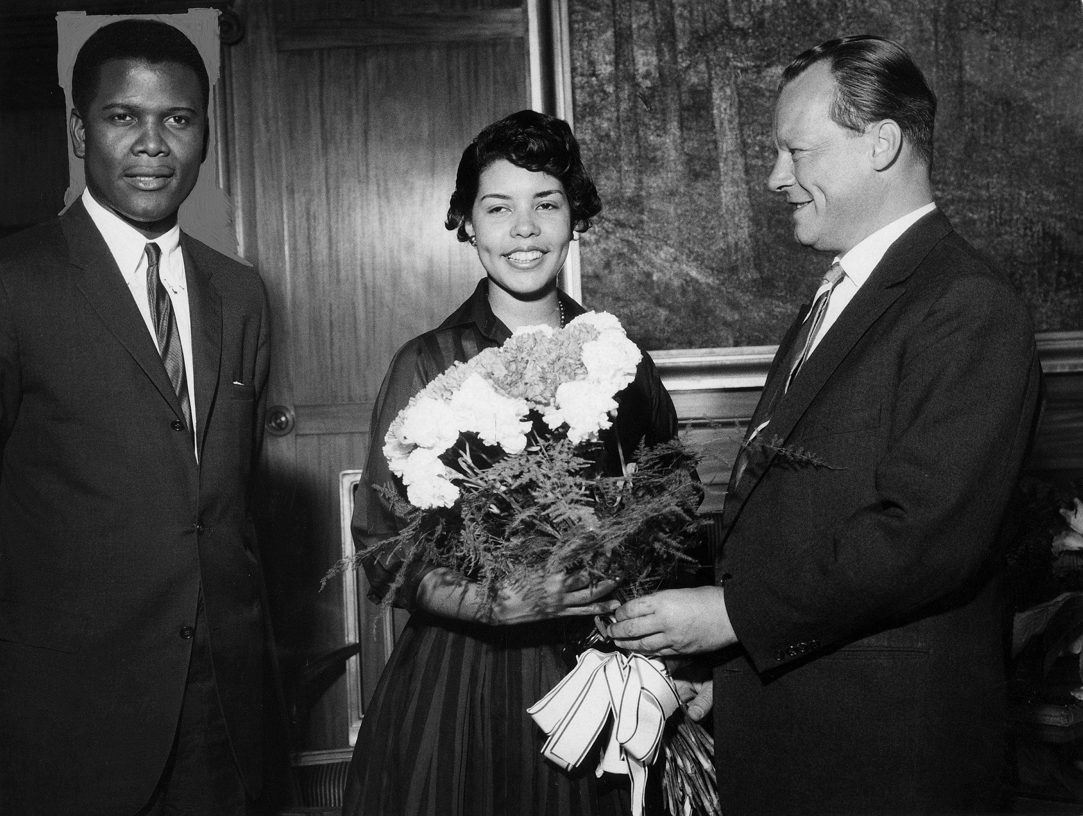 Sidney Poitier is received with his ex-wife, Juanita Hardy, by Willy Brandt in 1960, in Berlin, Germany. | Source: Getty Images