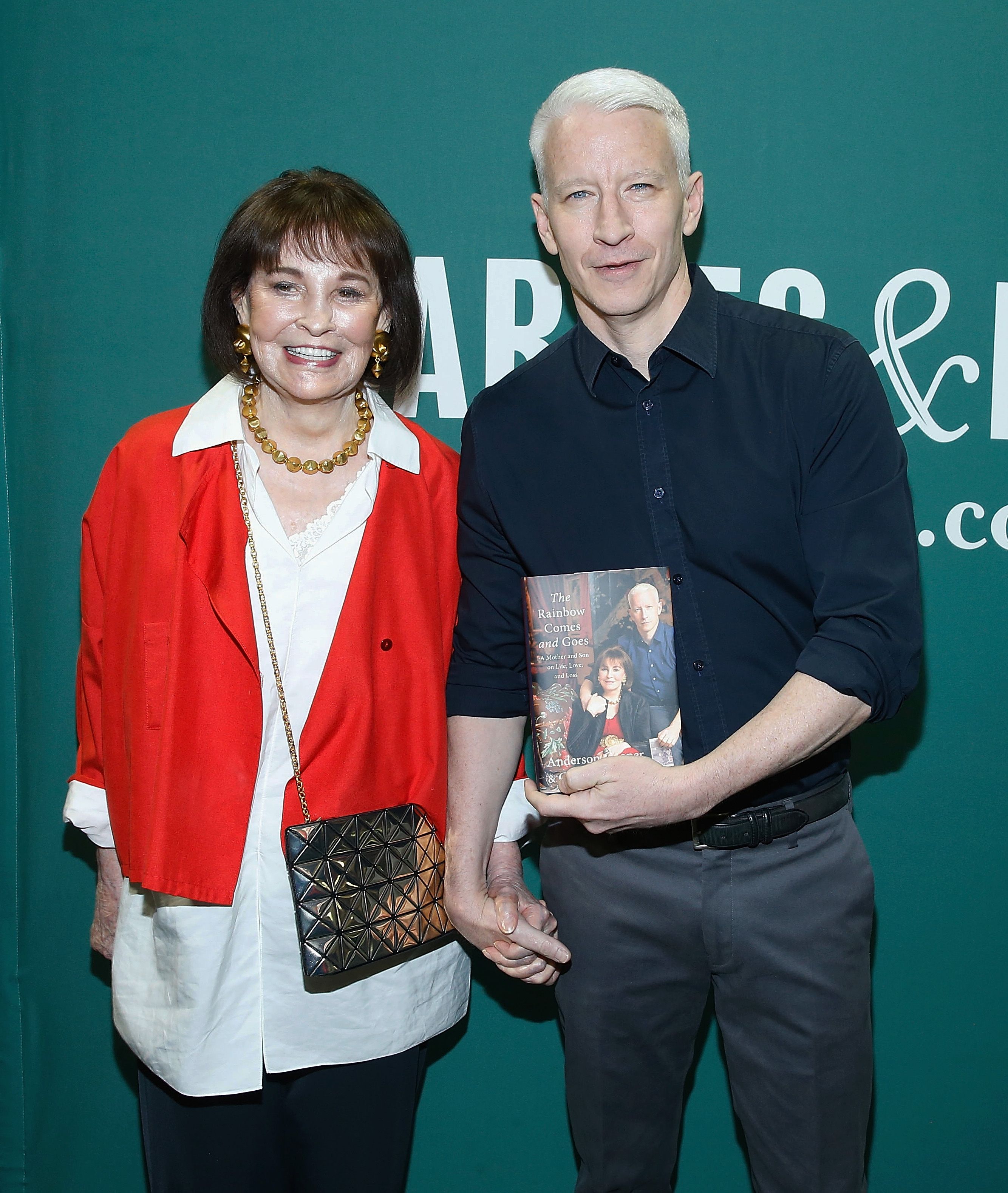 Gloria Vanderbilt and Anderson Cooper in conversation at Barnes & Noble Union Square on April 7, 2016, in New York City | Photo: John Lamparski/Getty Images