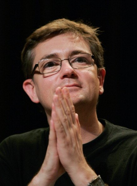 Charlie Hebdo Charb assiste à une conférence de presse au Théâtre du Rond-Point le 3 novembre 2011 à Paris, France. | Photo : Getty Images