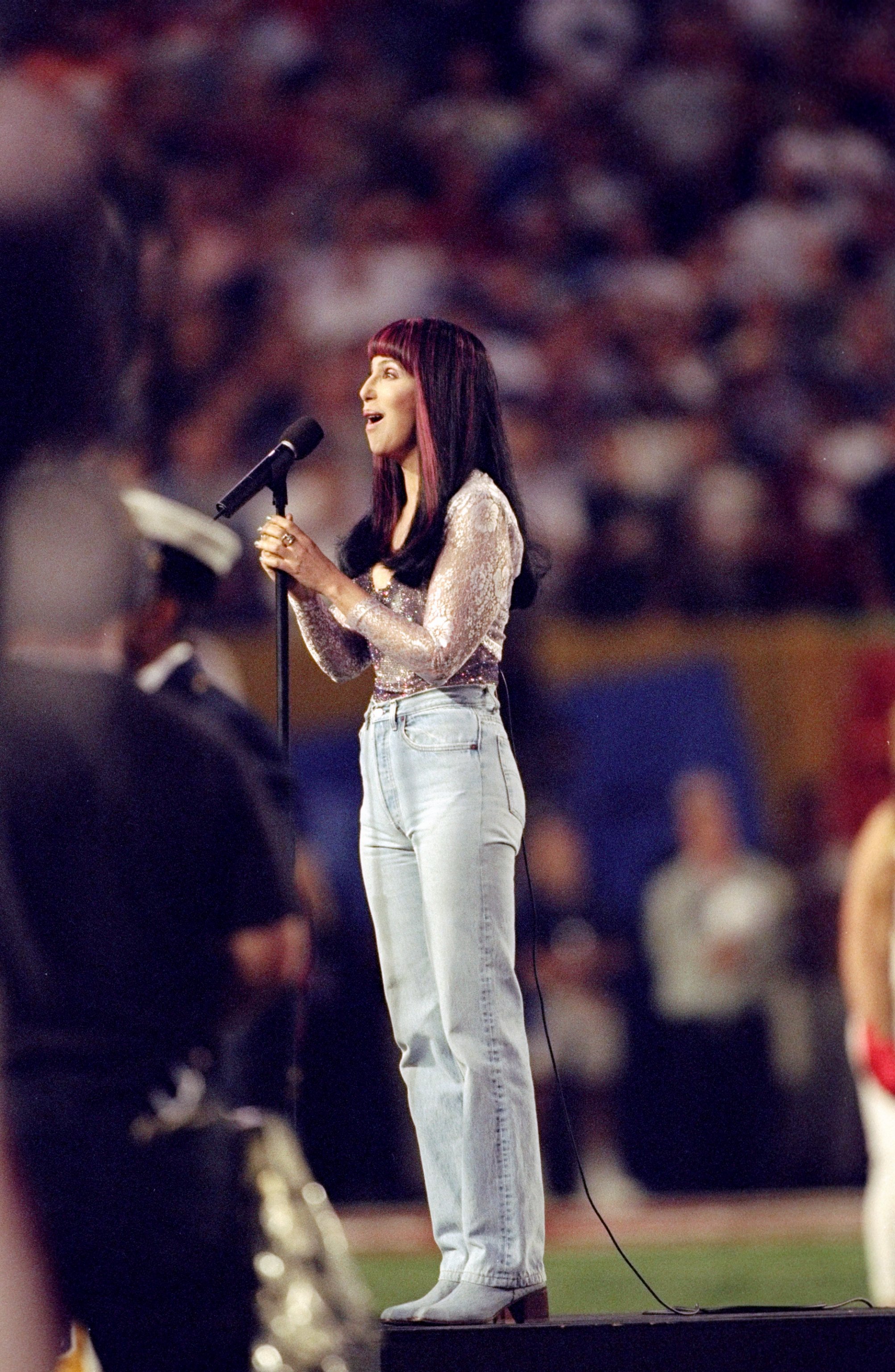 Cher gave her own rendition at the 1999 Super Bowl in Miami. | Photo: Getty Images. 