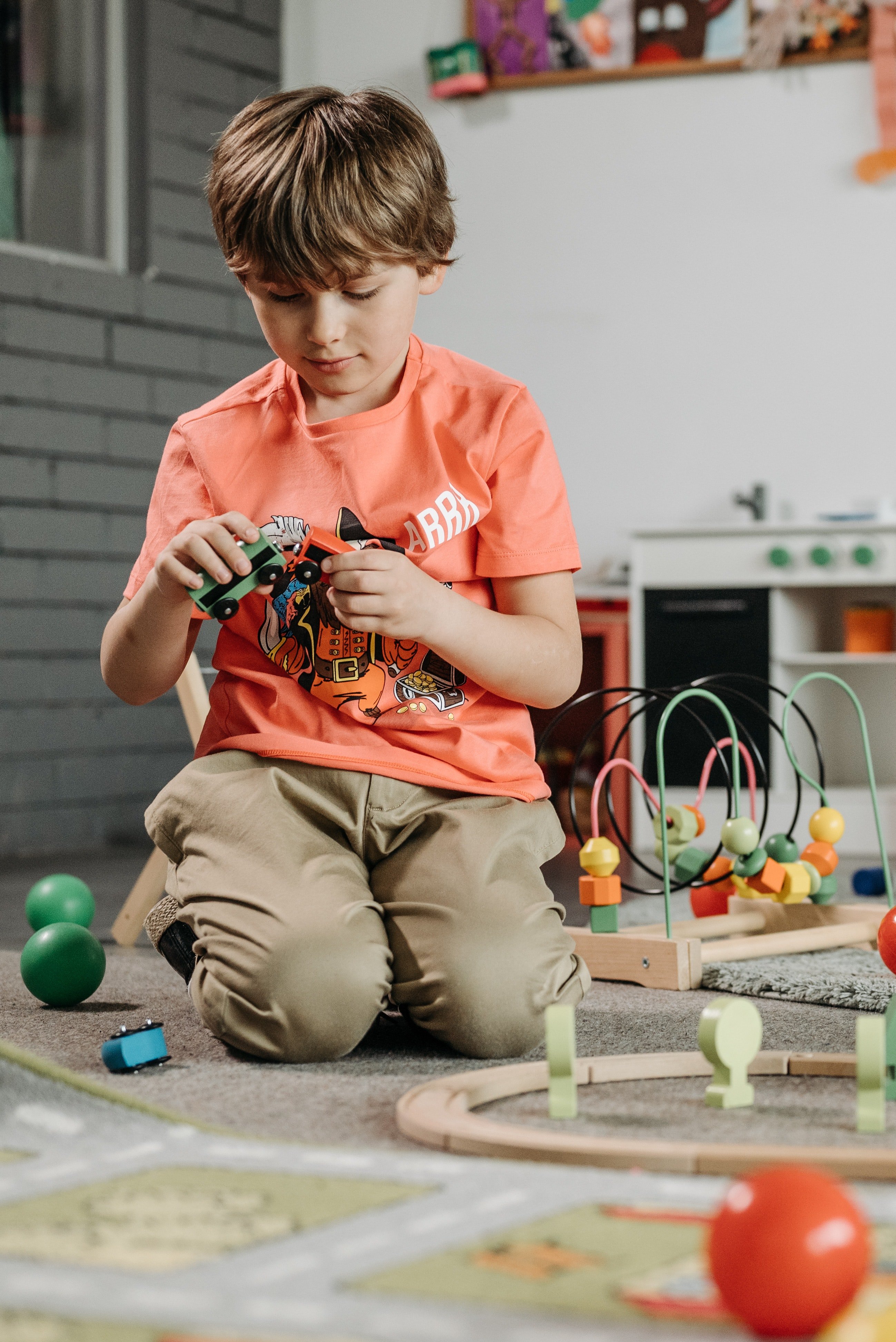 Daniel's mom took him to a doctor who had lots of toys in her office. | Source: Pexels