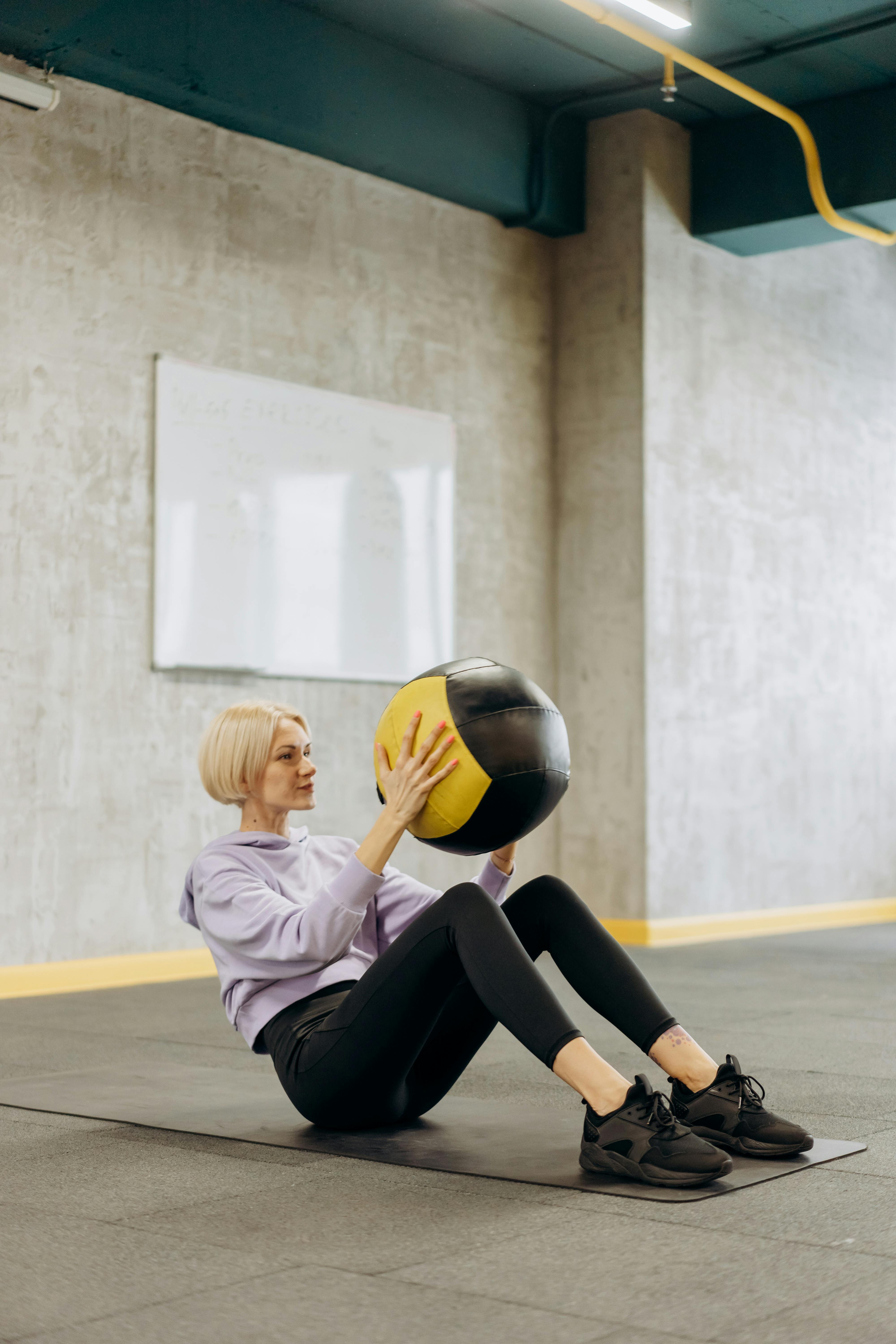 A woman at the gym | Source: Pexels