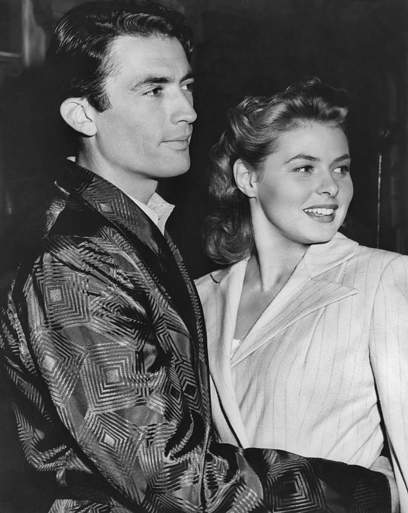 Gregory Peck and Ingrid Bergman on set of Alfred Hitchcock's "Spellbound" in 1945 | Photo: Getty Images
